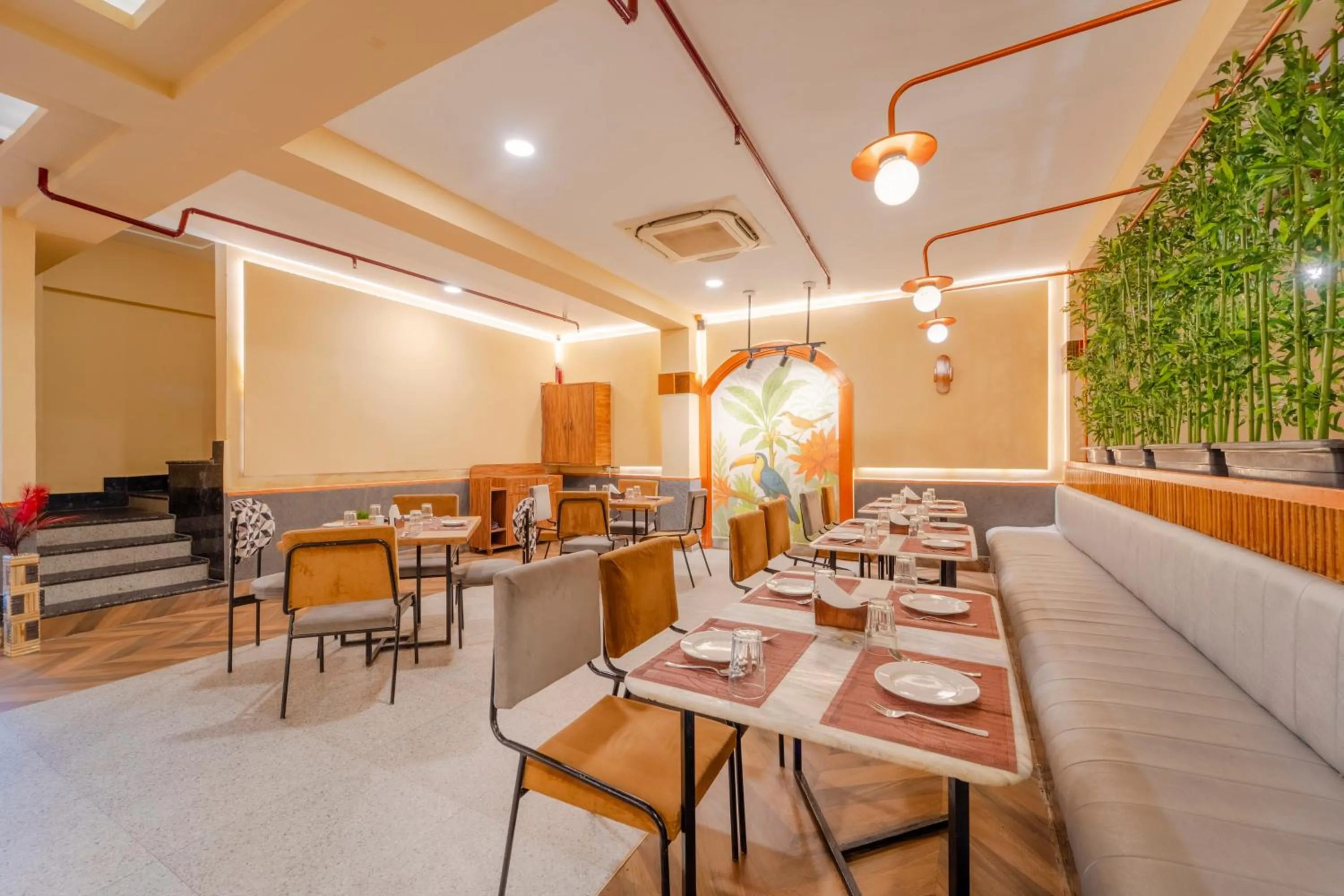 Restaurant/places to eat in Treebo Shivam Inn Near Singapore Mall