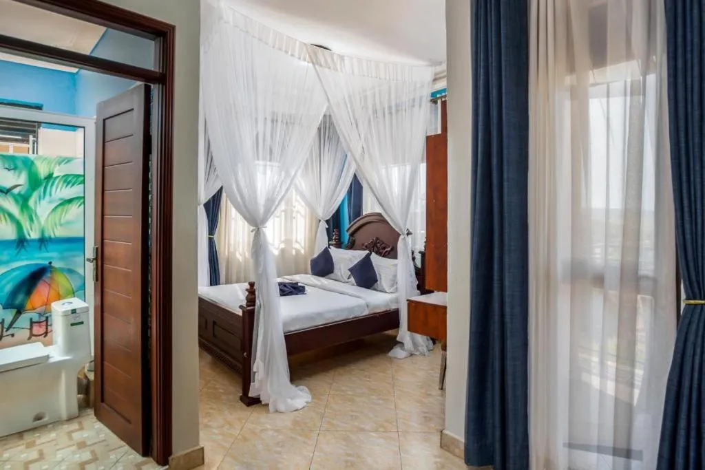 Toilet, Bed in Keba Xpress Hotel - Entebbe