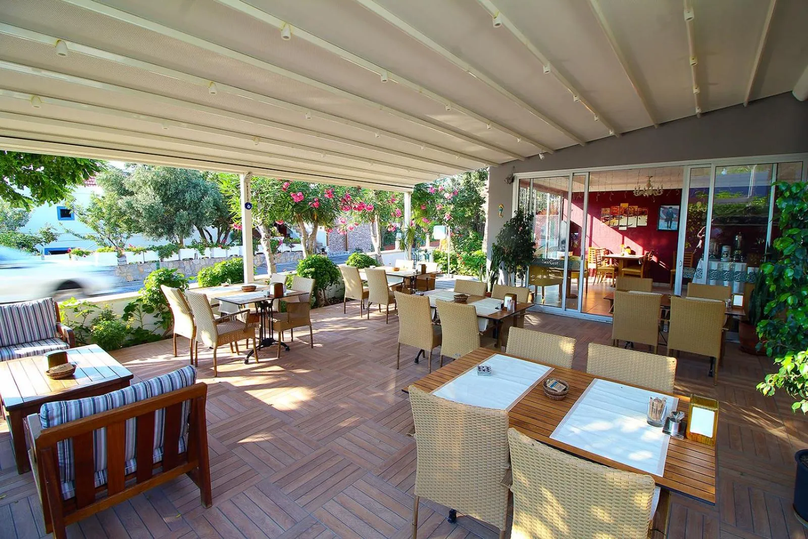 Restaurant/places to eat in The Losh Hotel