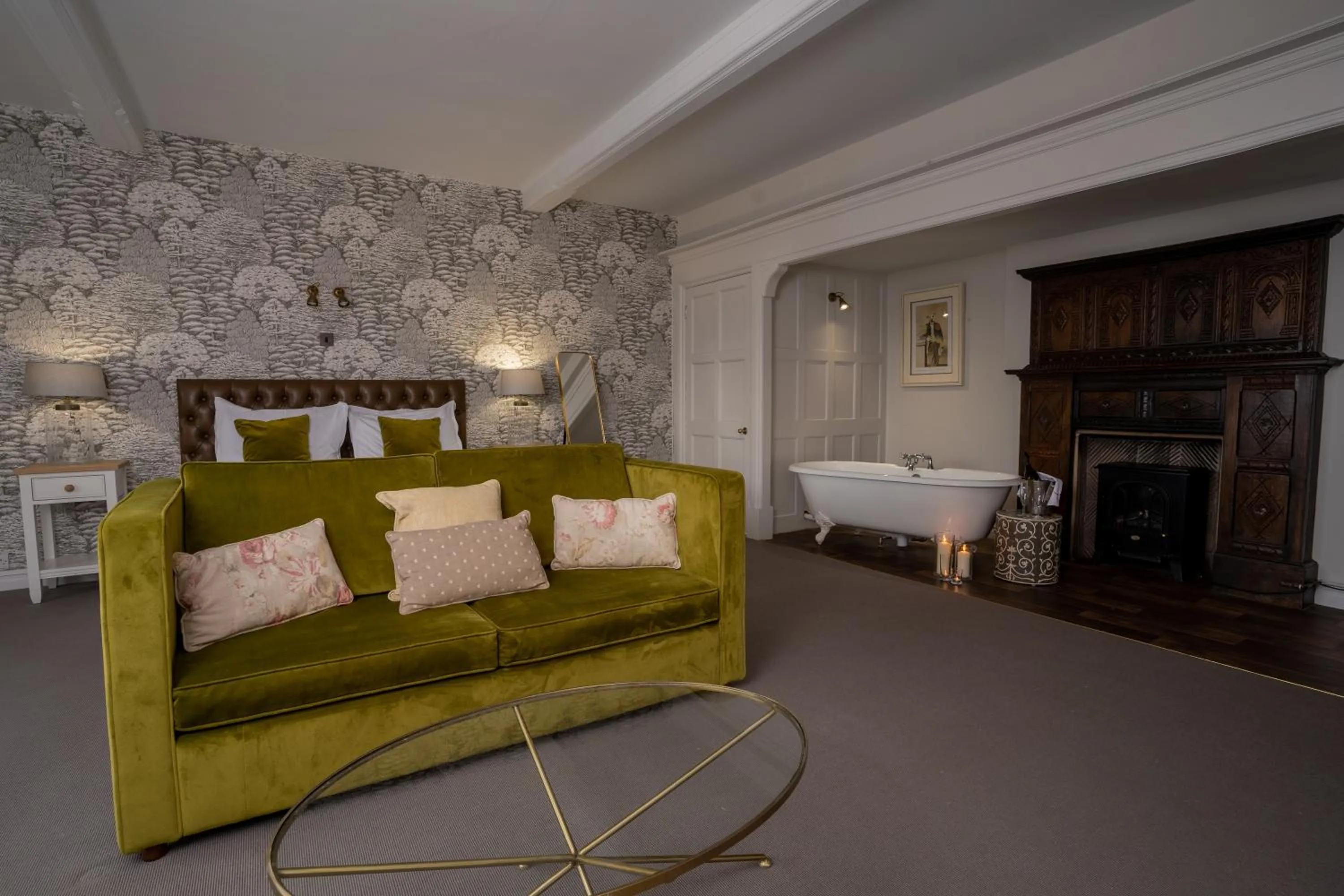 Photo of the whole room, Bed in Stonehouse Court Hotel - A Bespoke Hotel