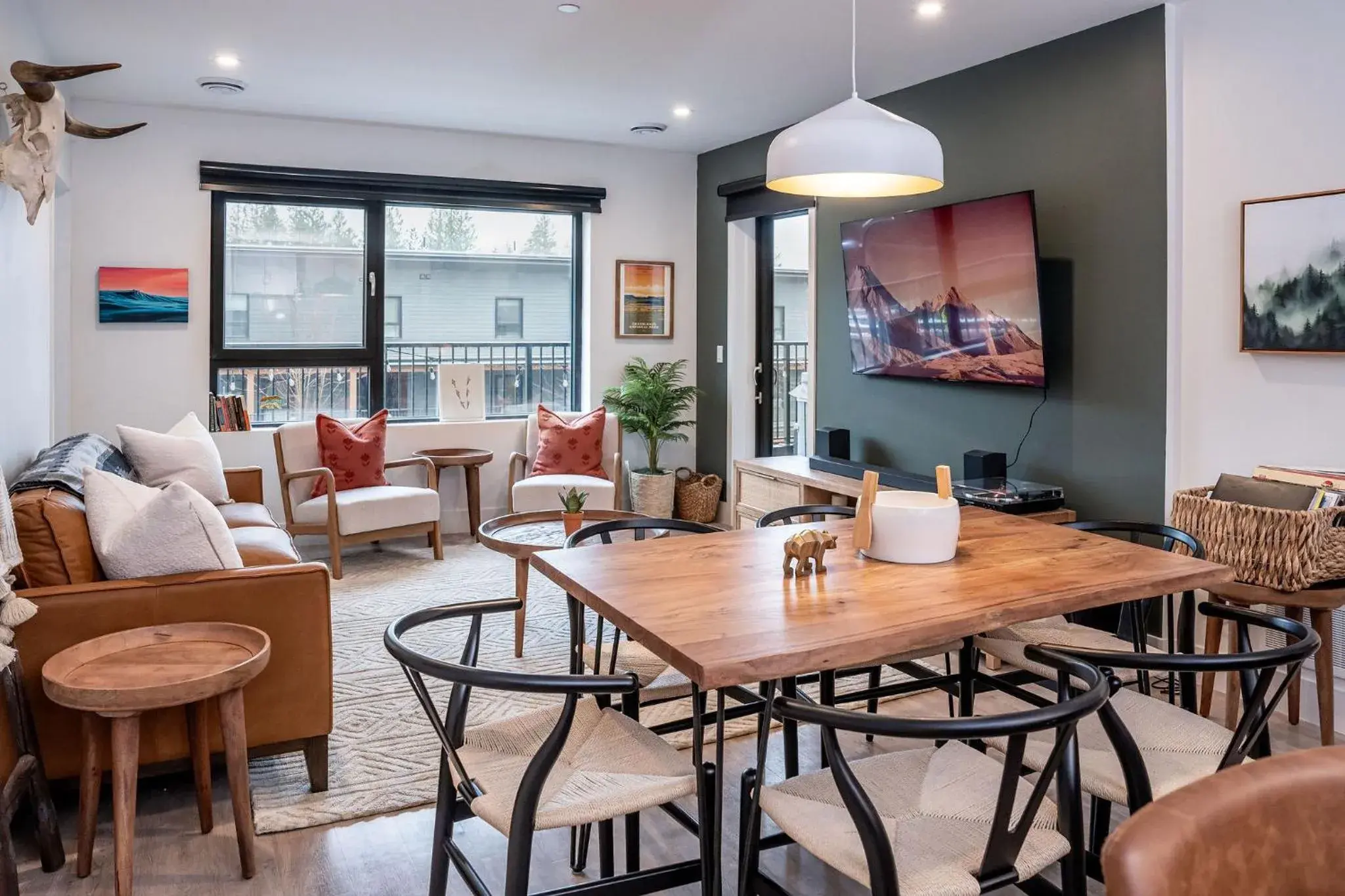 Hemlock Hangout by Revelstoke Vacations Hemlock Hangout by Revelstoke Vacations