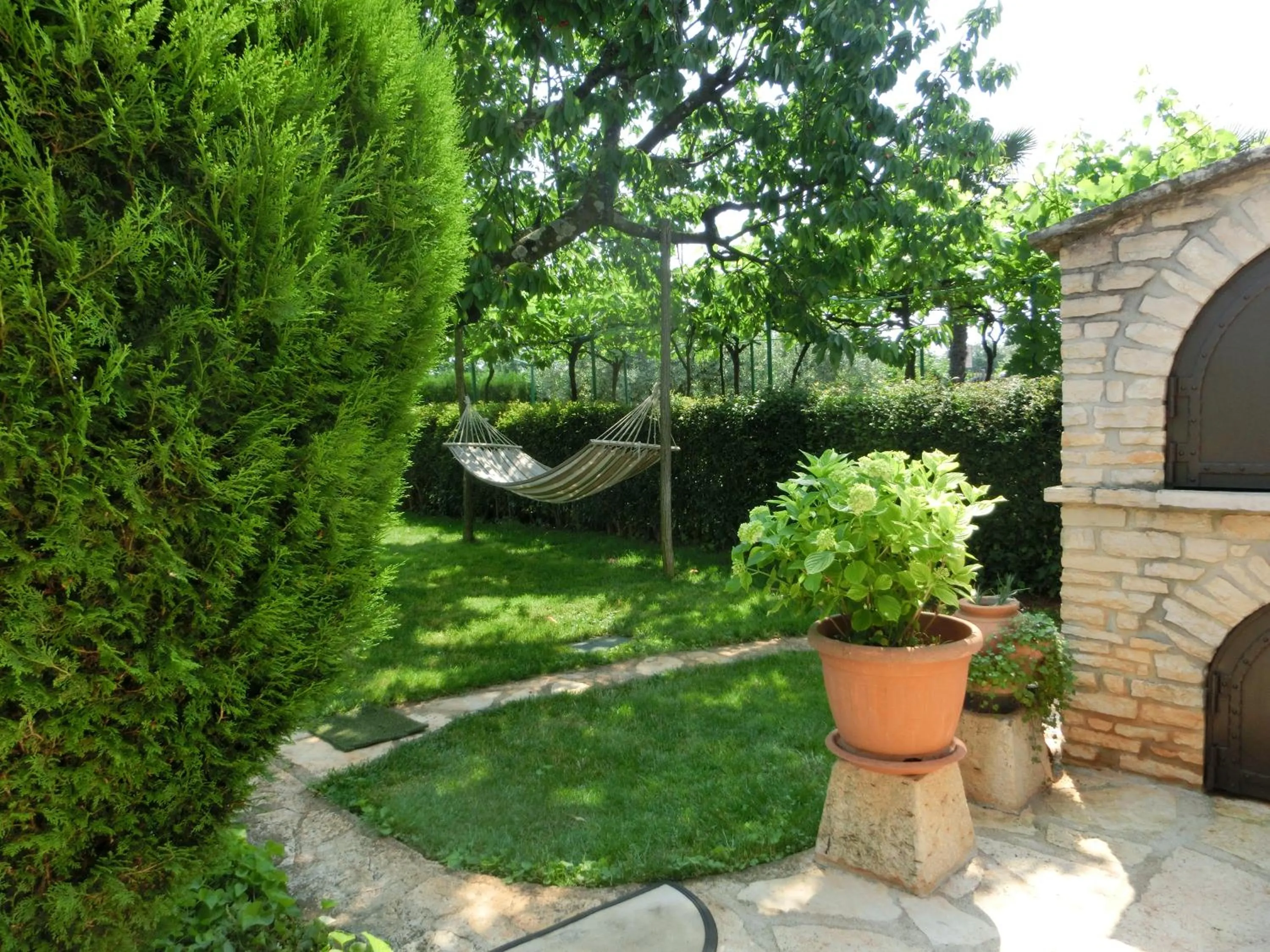 BBQ facilities in Apartmani Villa Otilija