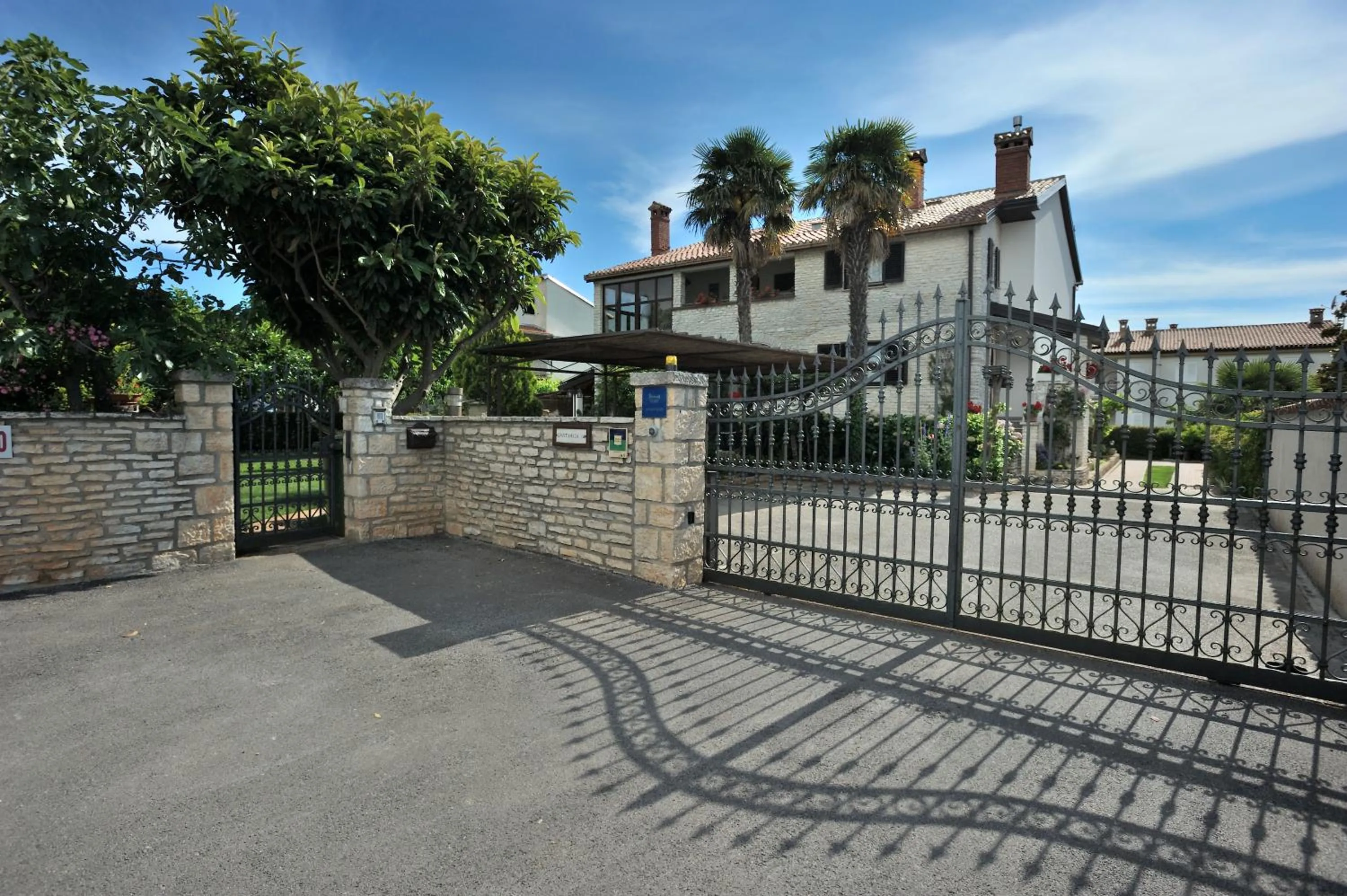 Property building in Apartmani Villa Otilija