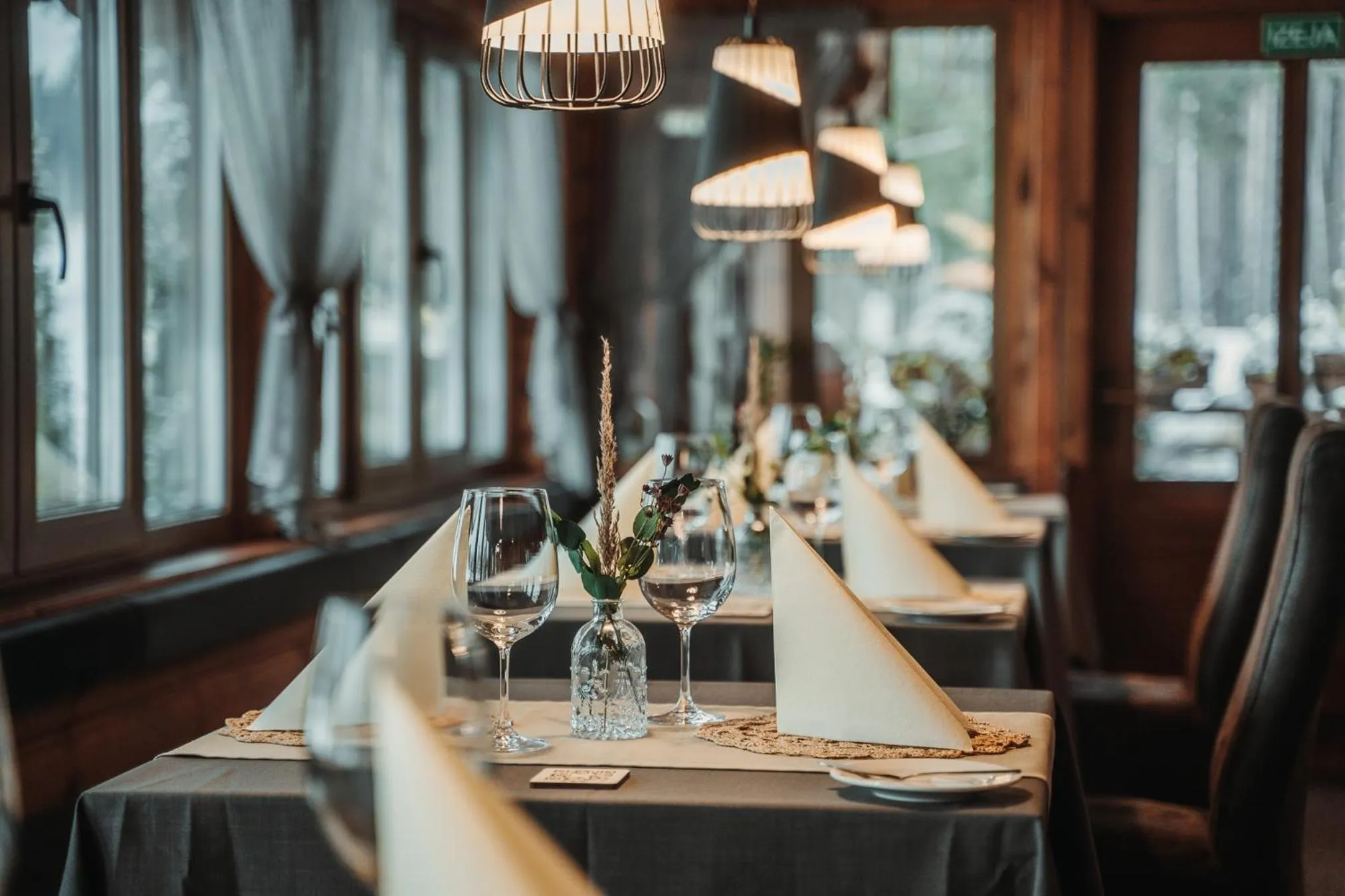 Restaurant/places to eat in Agate Hotel