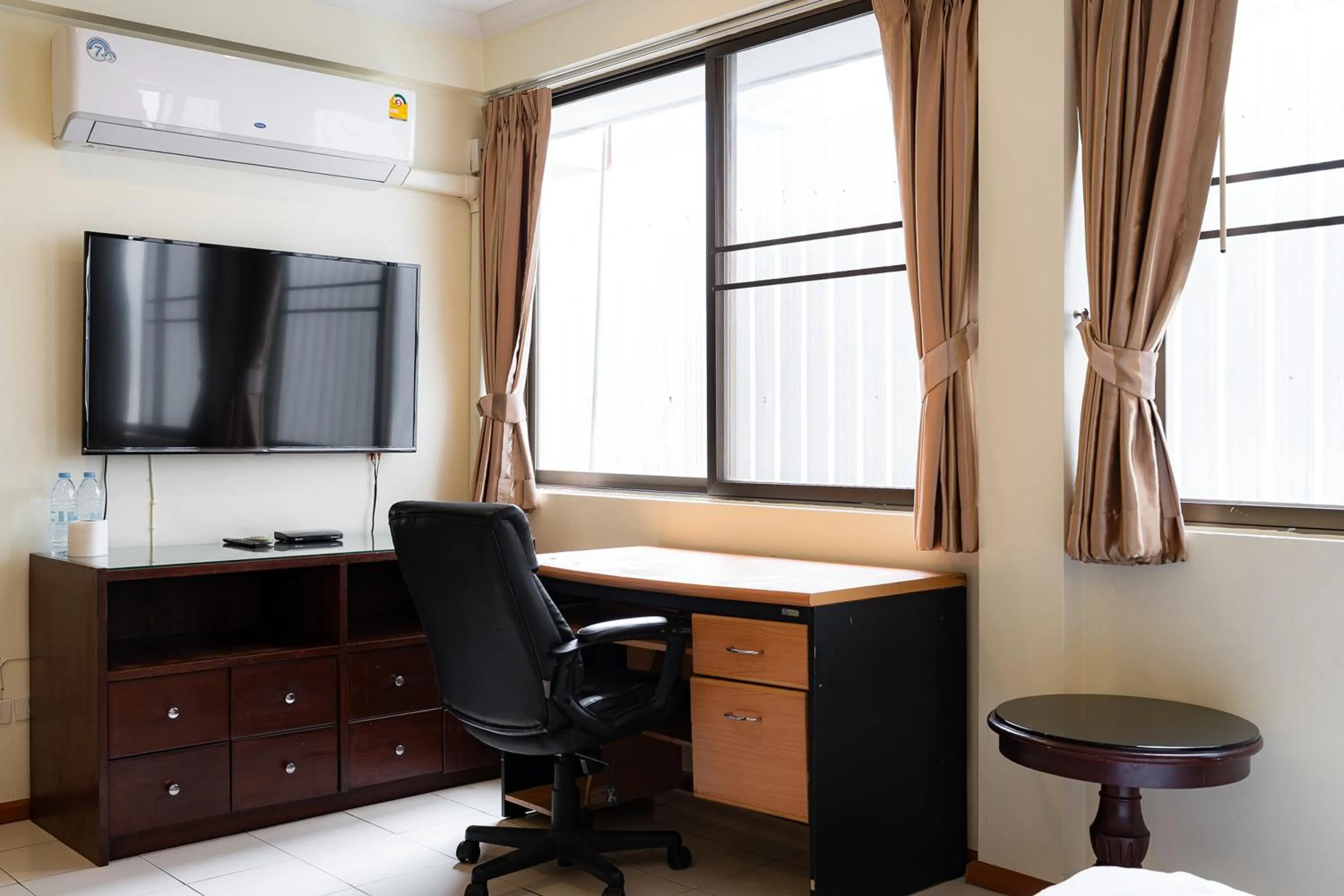 TV and multimedia in 23 AVA at Saladaeng