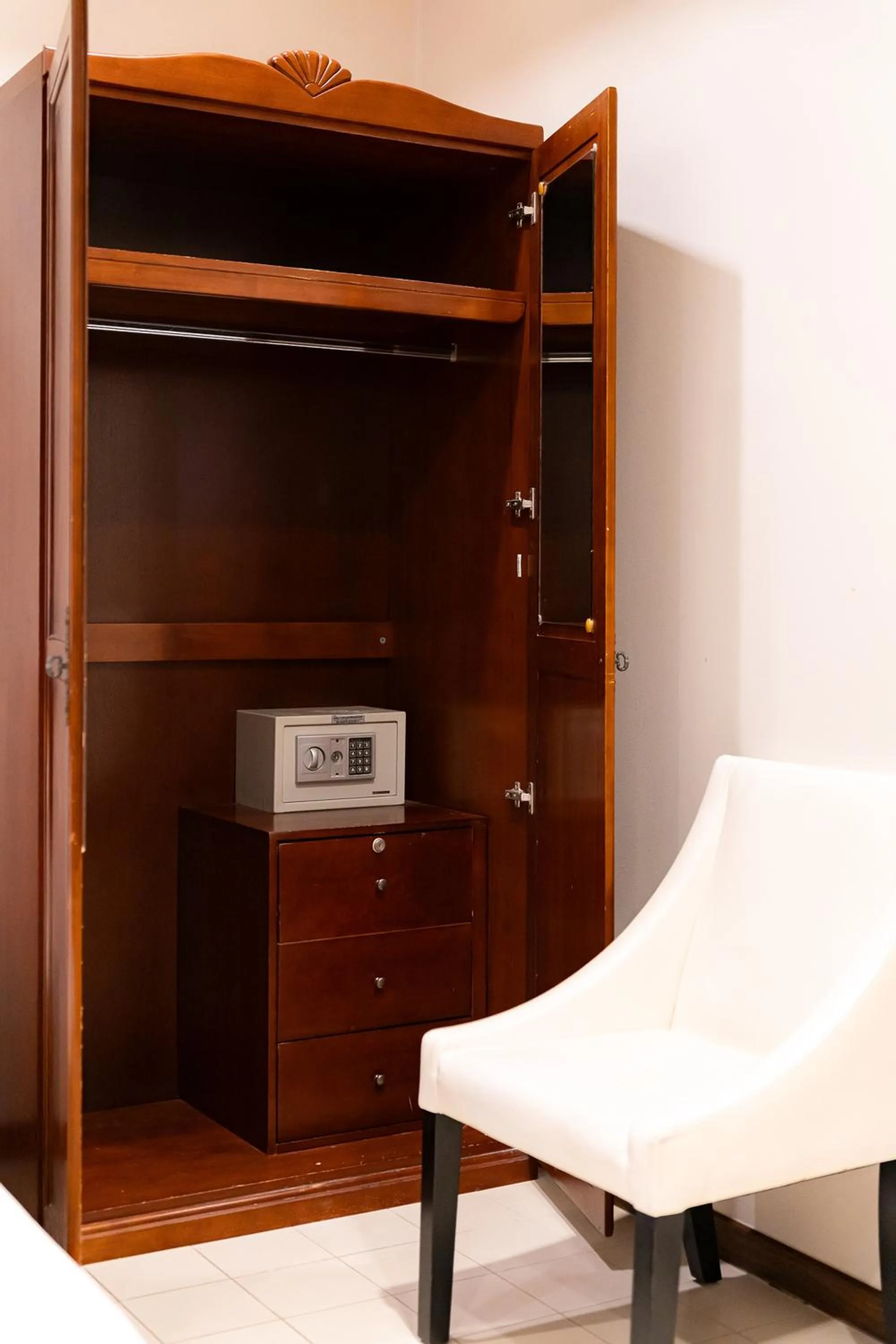 Photo of the whole room in 23 AVA at Saladaeng