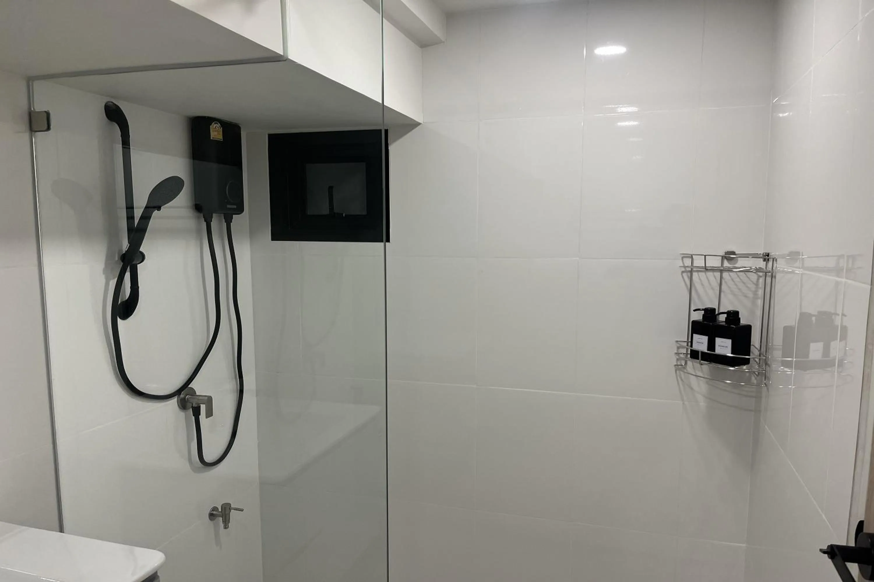 Shower in 23 AVA at Saladaeng