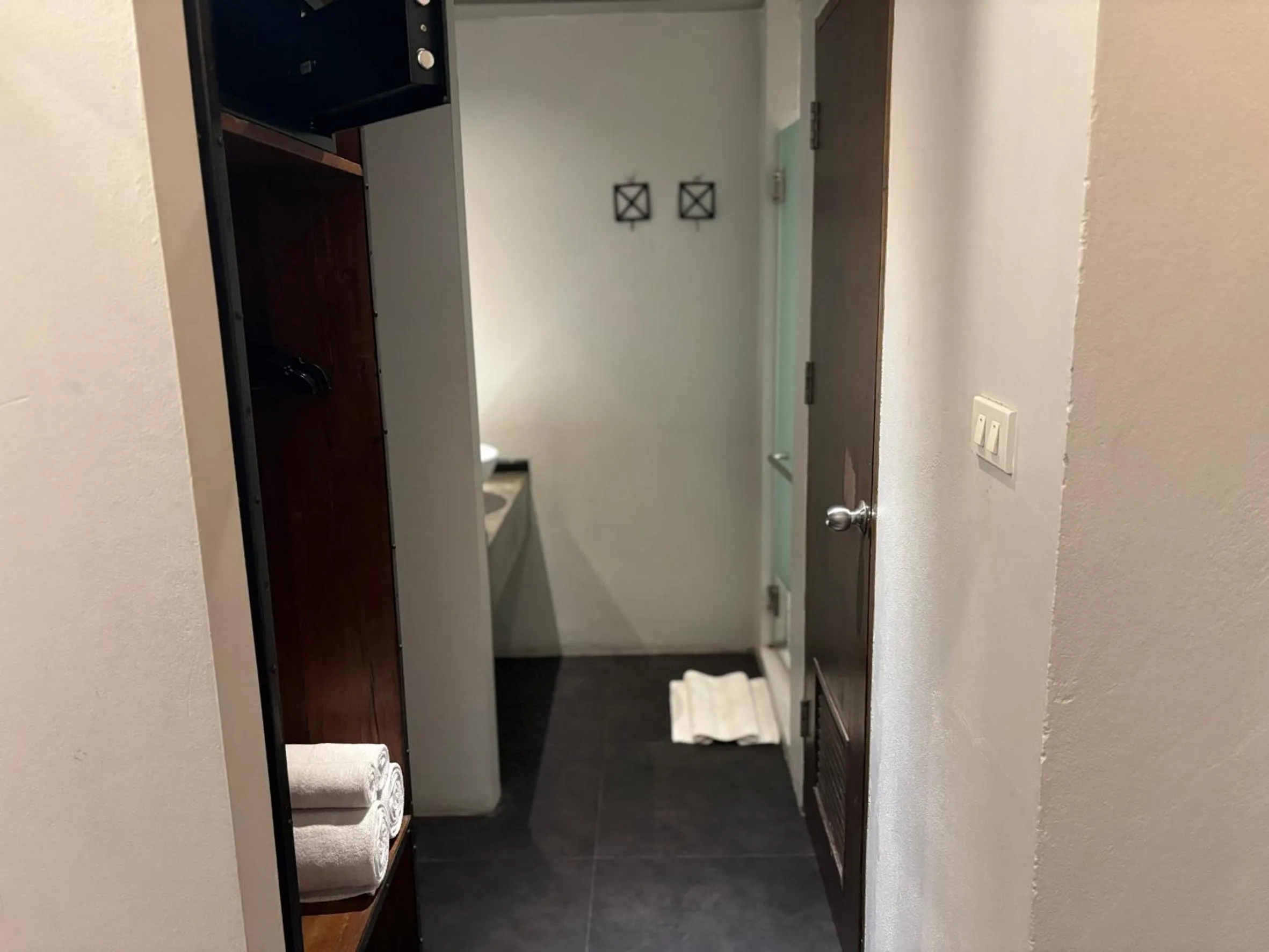 Bathroom in Cacha Hotel