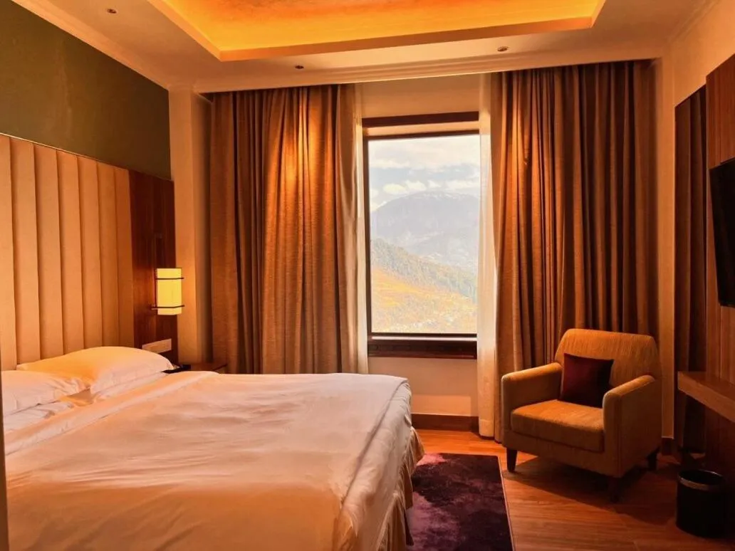 Bedroom, Bed in Vivanta Tawang