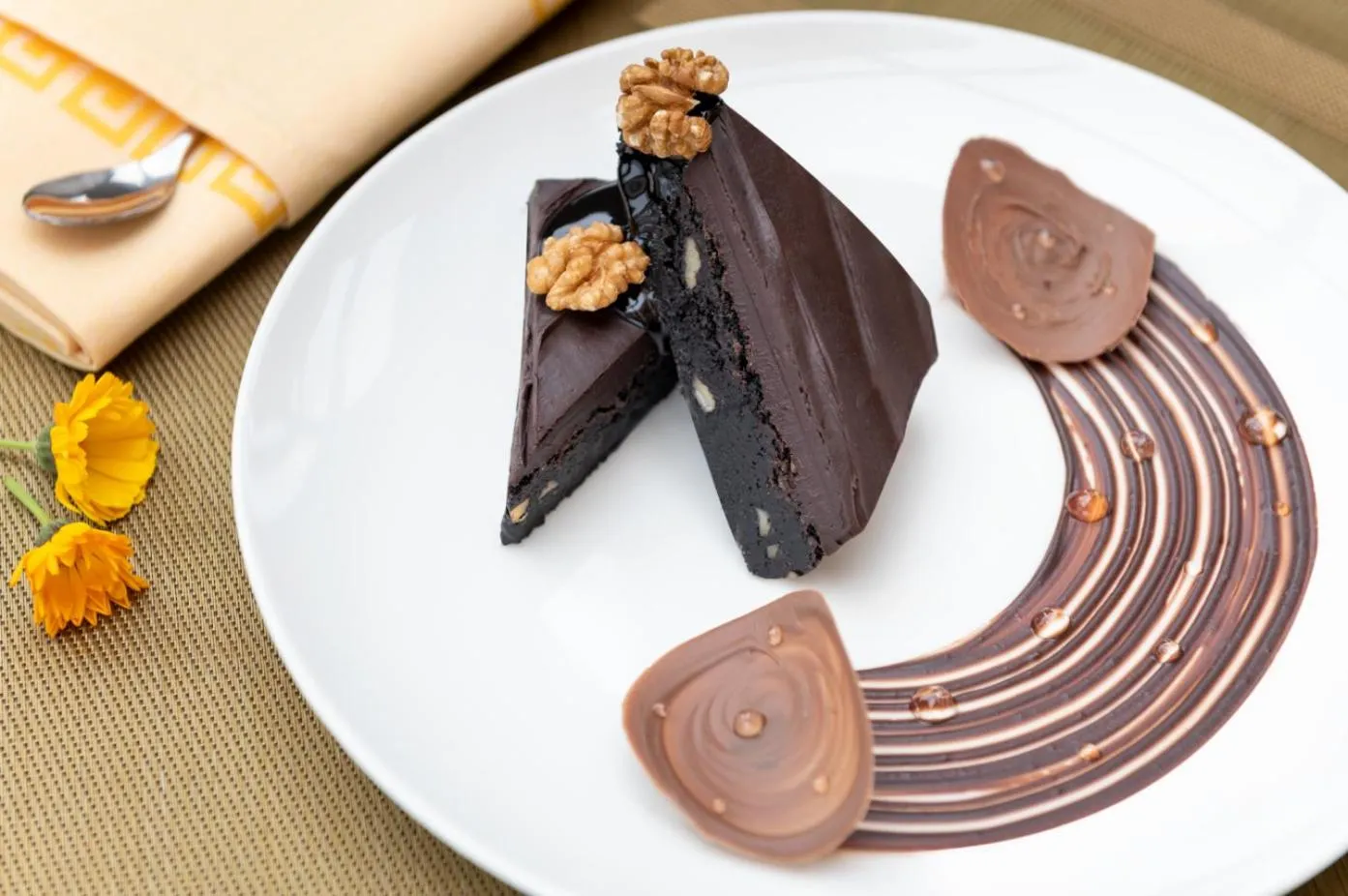 Restaurant/places to eat in Vivanta Tawang