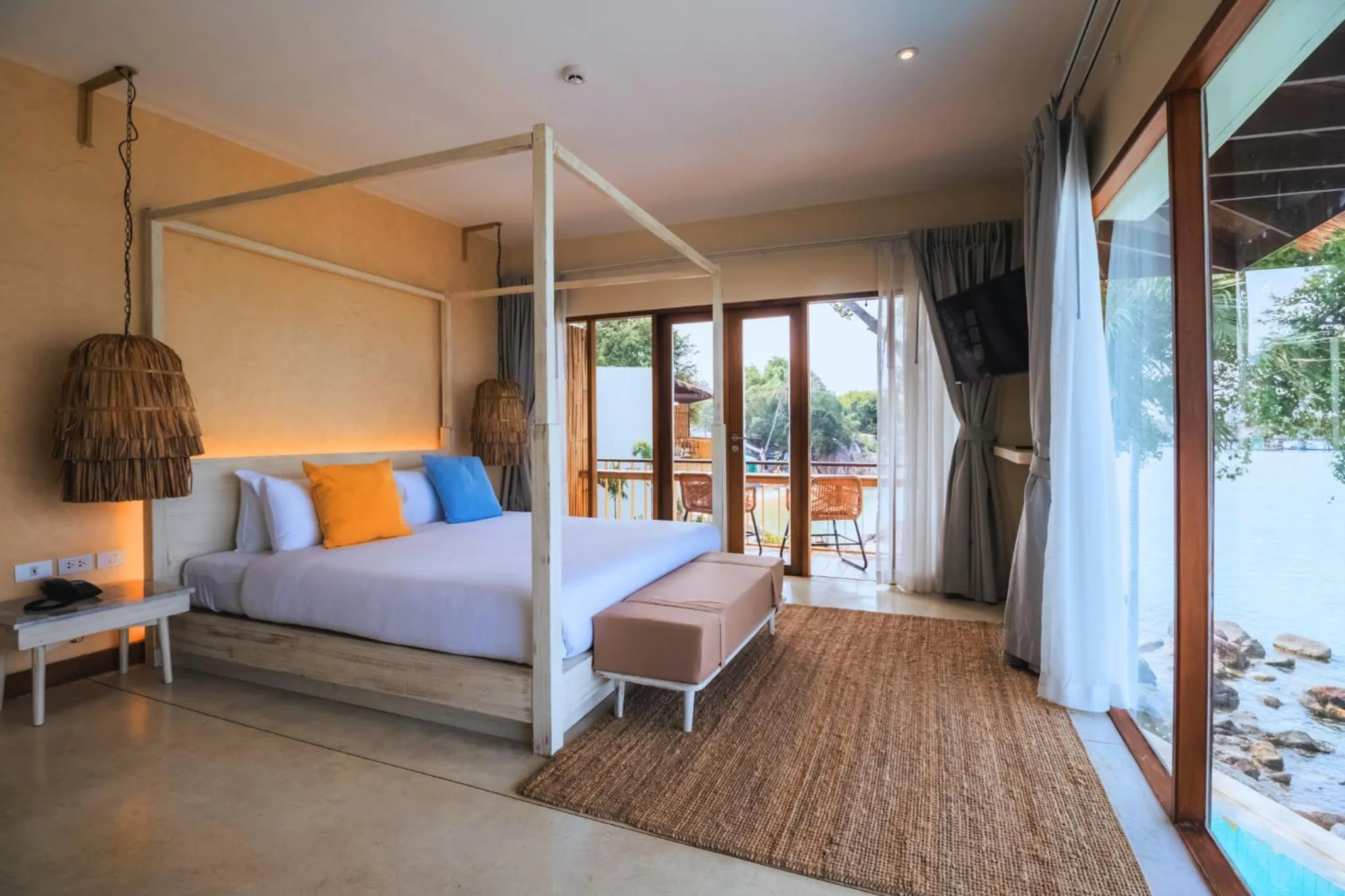 Bed in Sea Sun Bed & Beyond