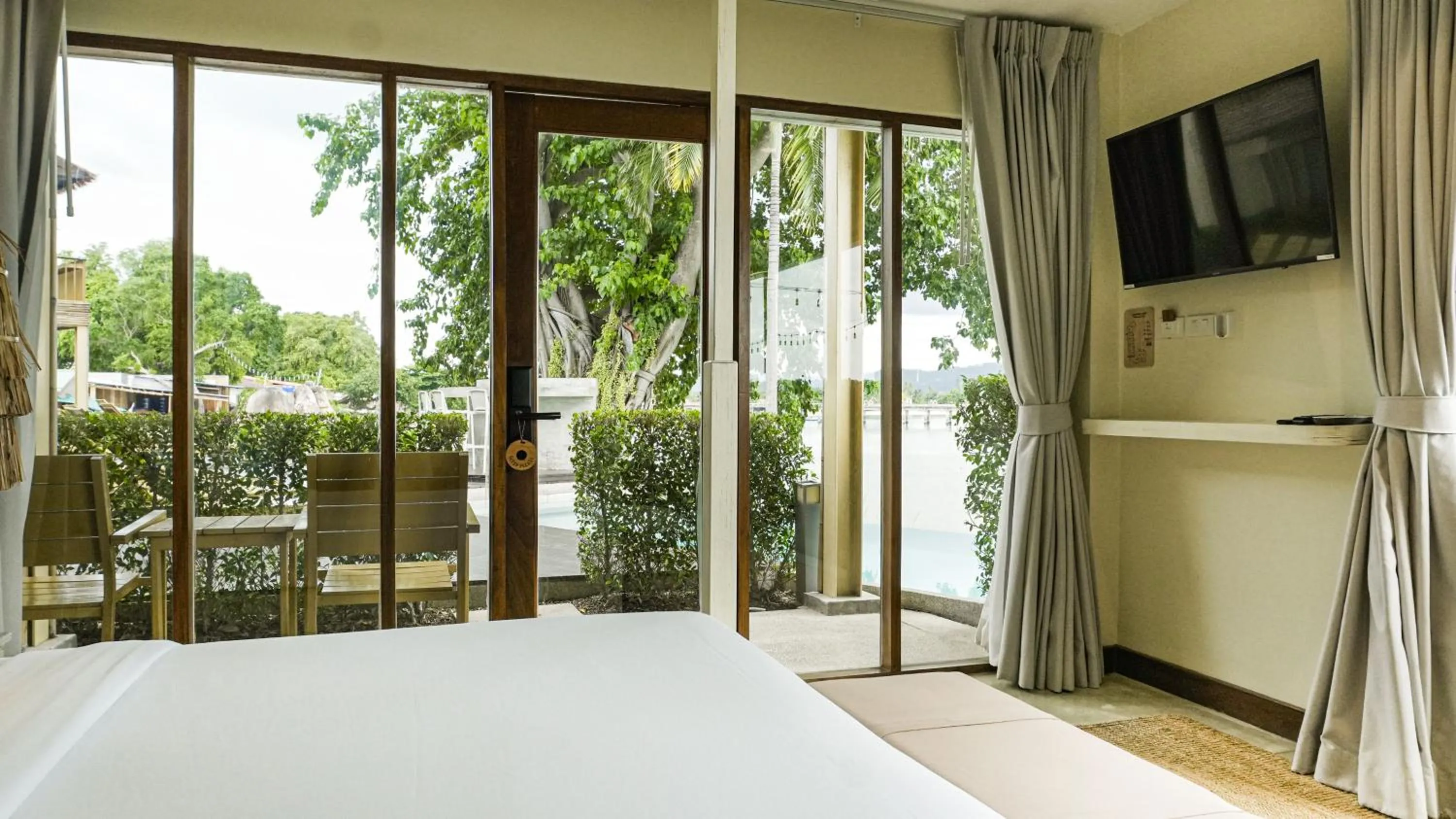 Bed in Sea Sun Bed & Beyond