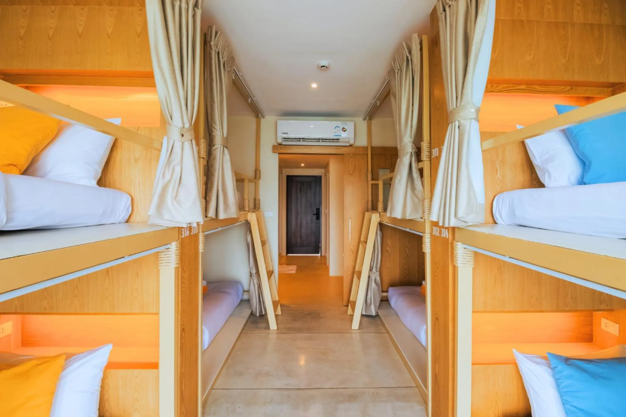 Bed in Sea Sun Bed & Beyond