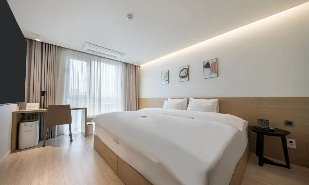 Photo of the whole room, Bed in Pohang Hotel Noblion