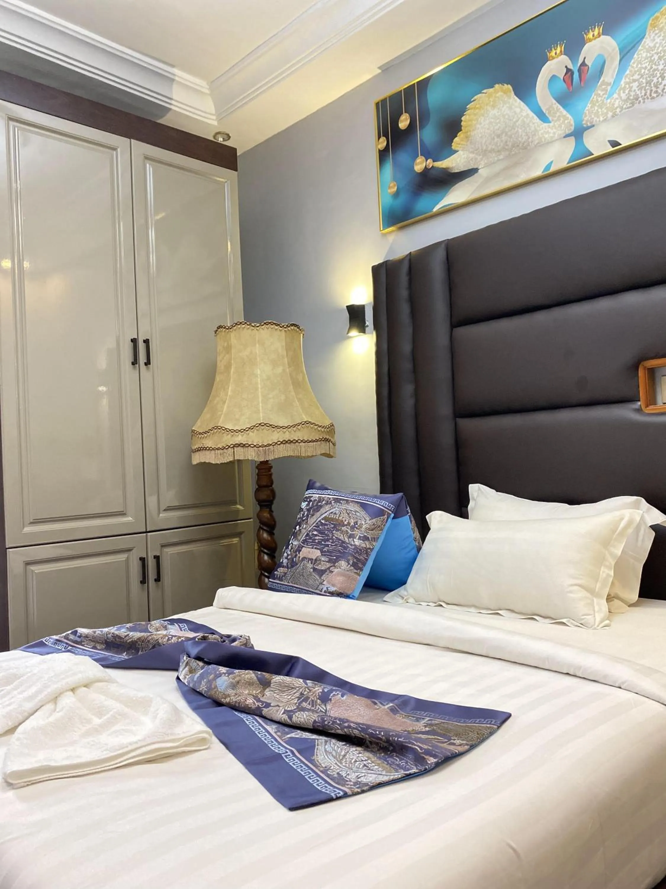 Bed in THE DREAMS HOTEL