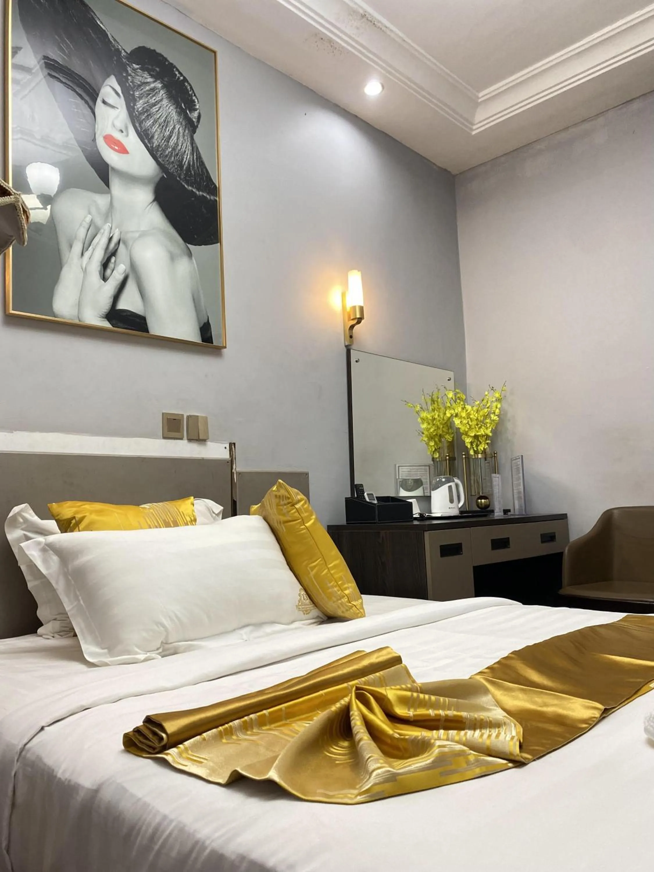 Bed in THE DREAMS HOTEL