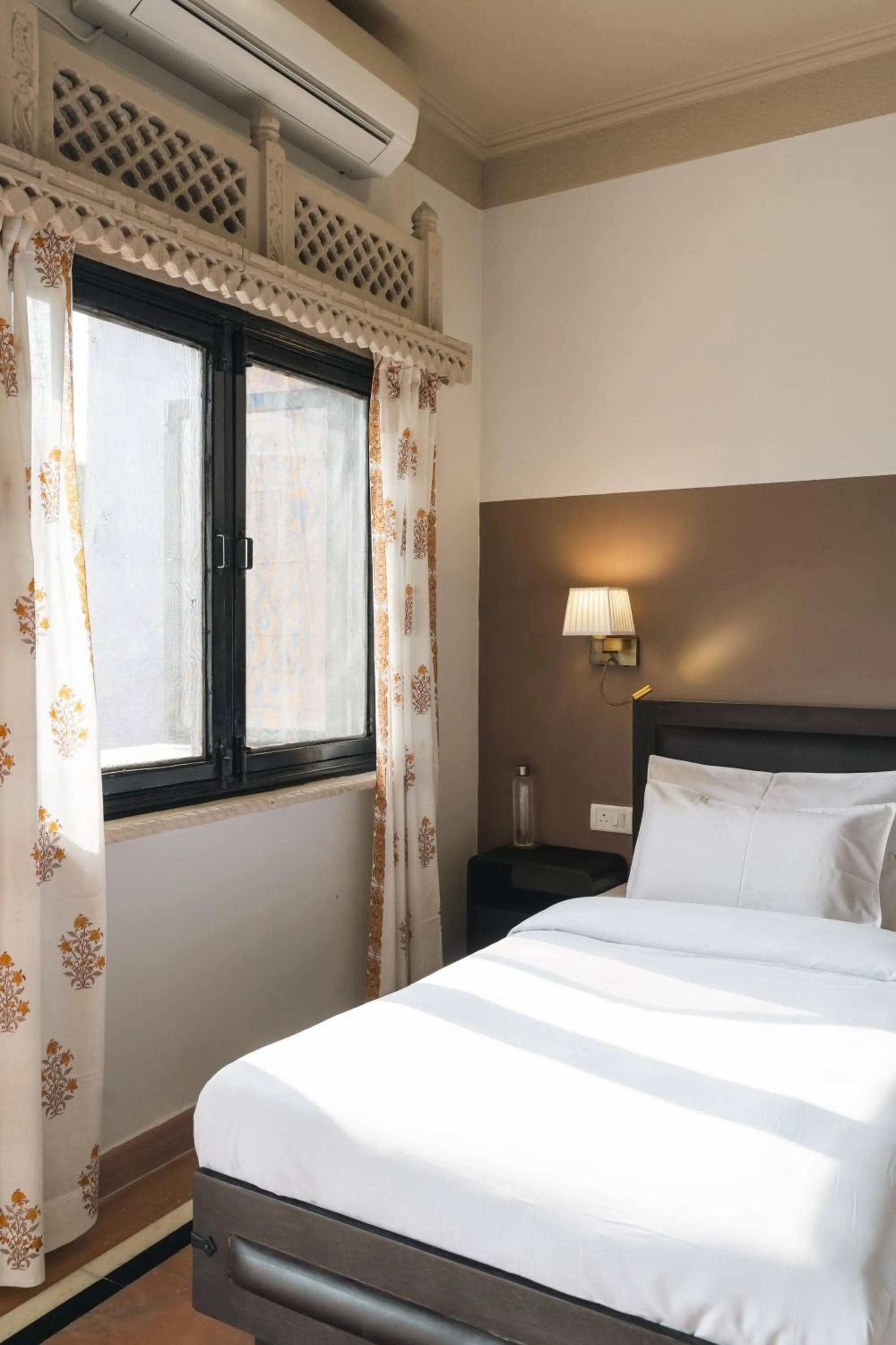 Bed in Firebrick Boutique Residences - GARNET HOUSE