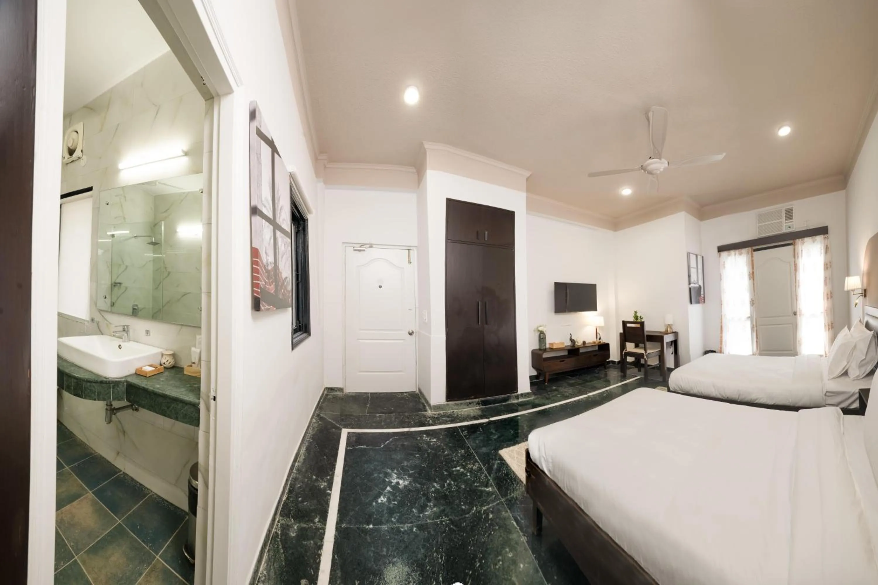 Photo of the whole room, Bed in Firebrick Boutique Residences - GARNET HOUSE