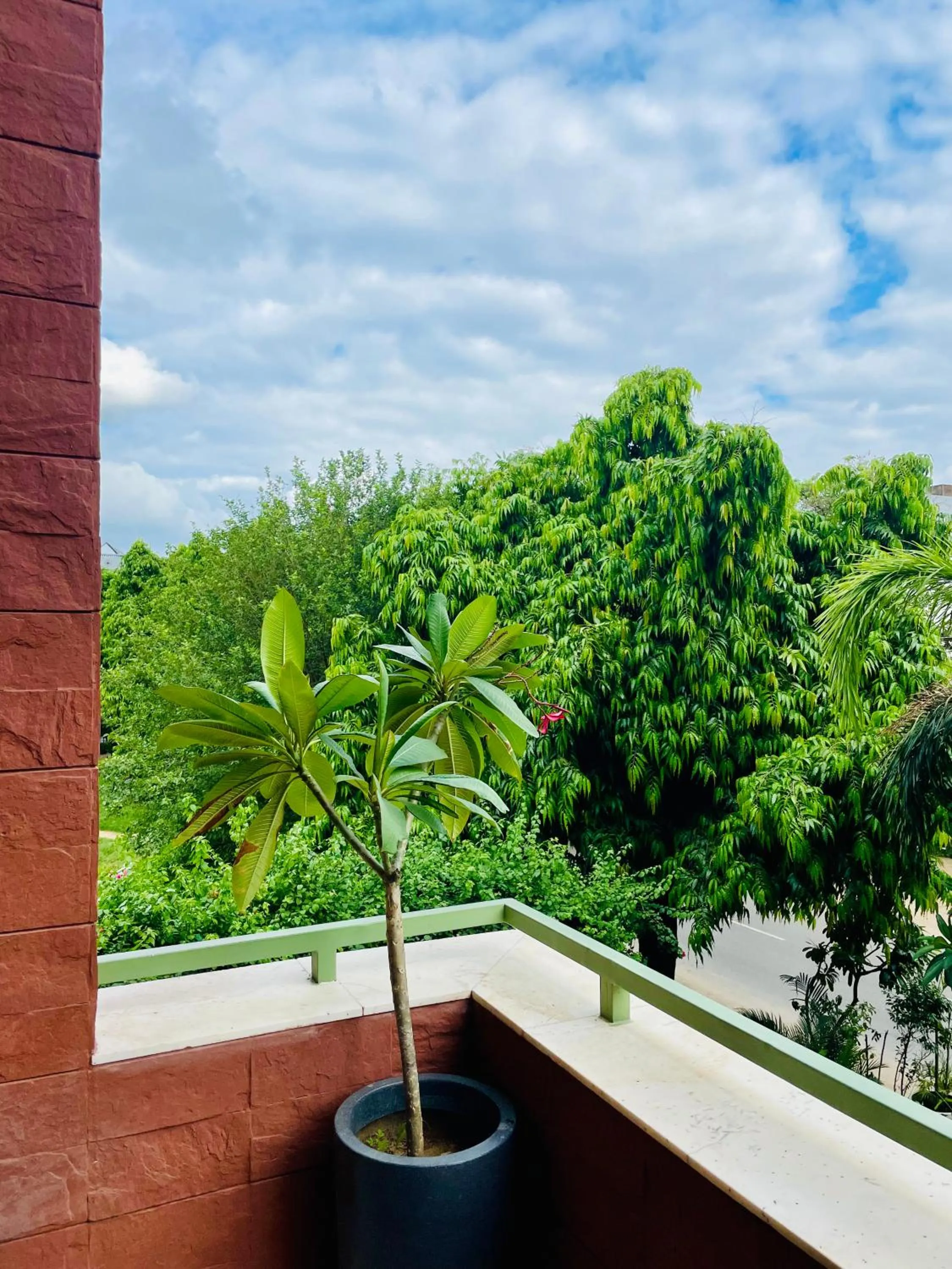 Spring in Firebrick Boutique Residences - GARNET HOUSE