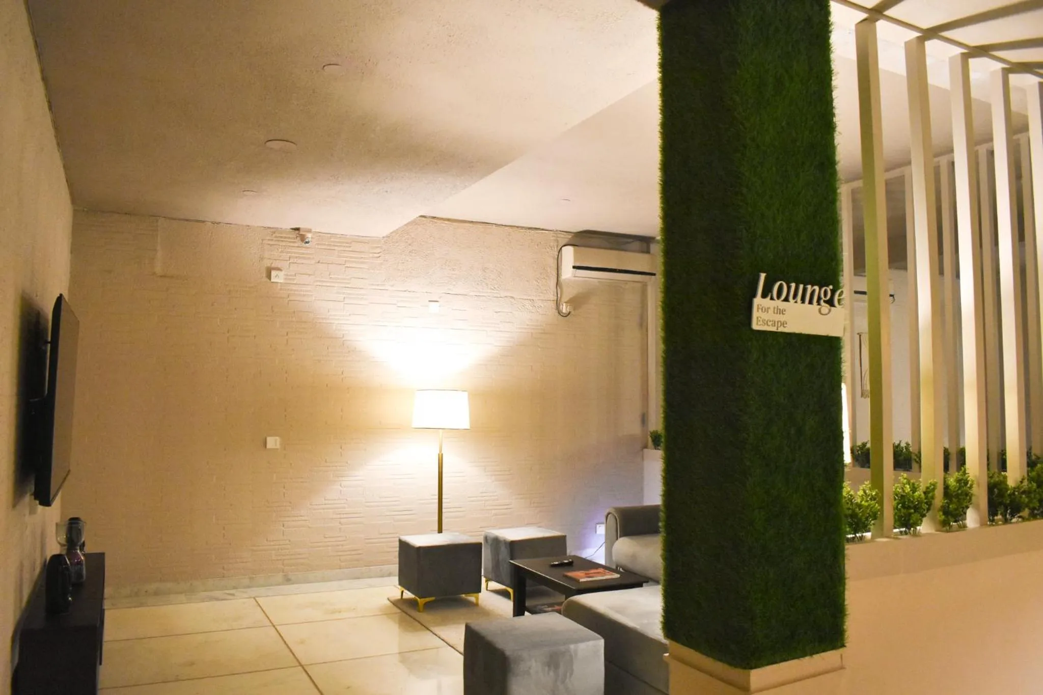 Communal lounge/ TV room in Firebrick Boutique Residences - GARNET HOUSE