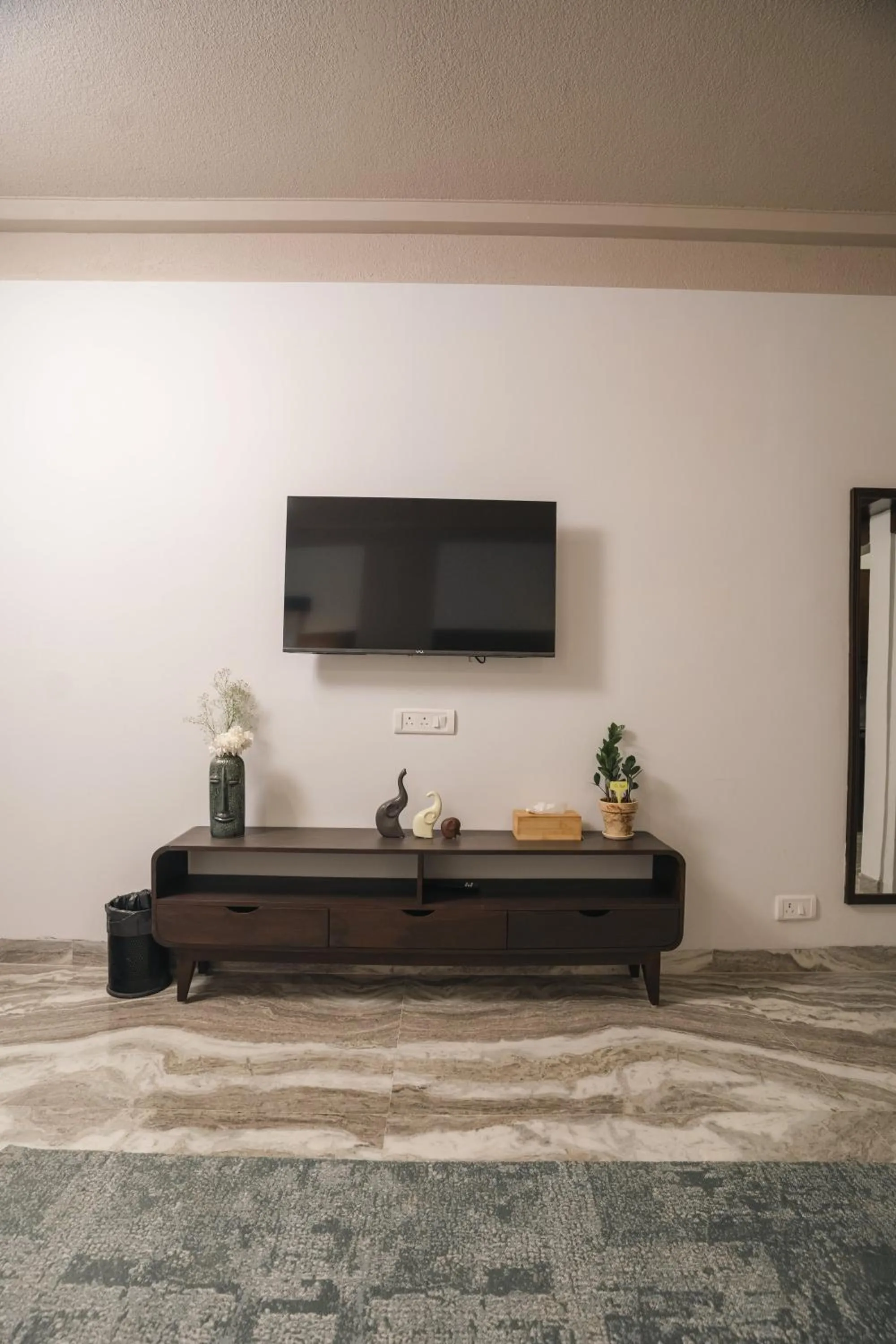 TV and multimedia in Firebrick Boutique Residences - GARNET HOUSE