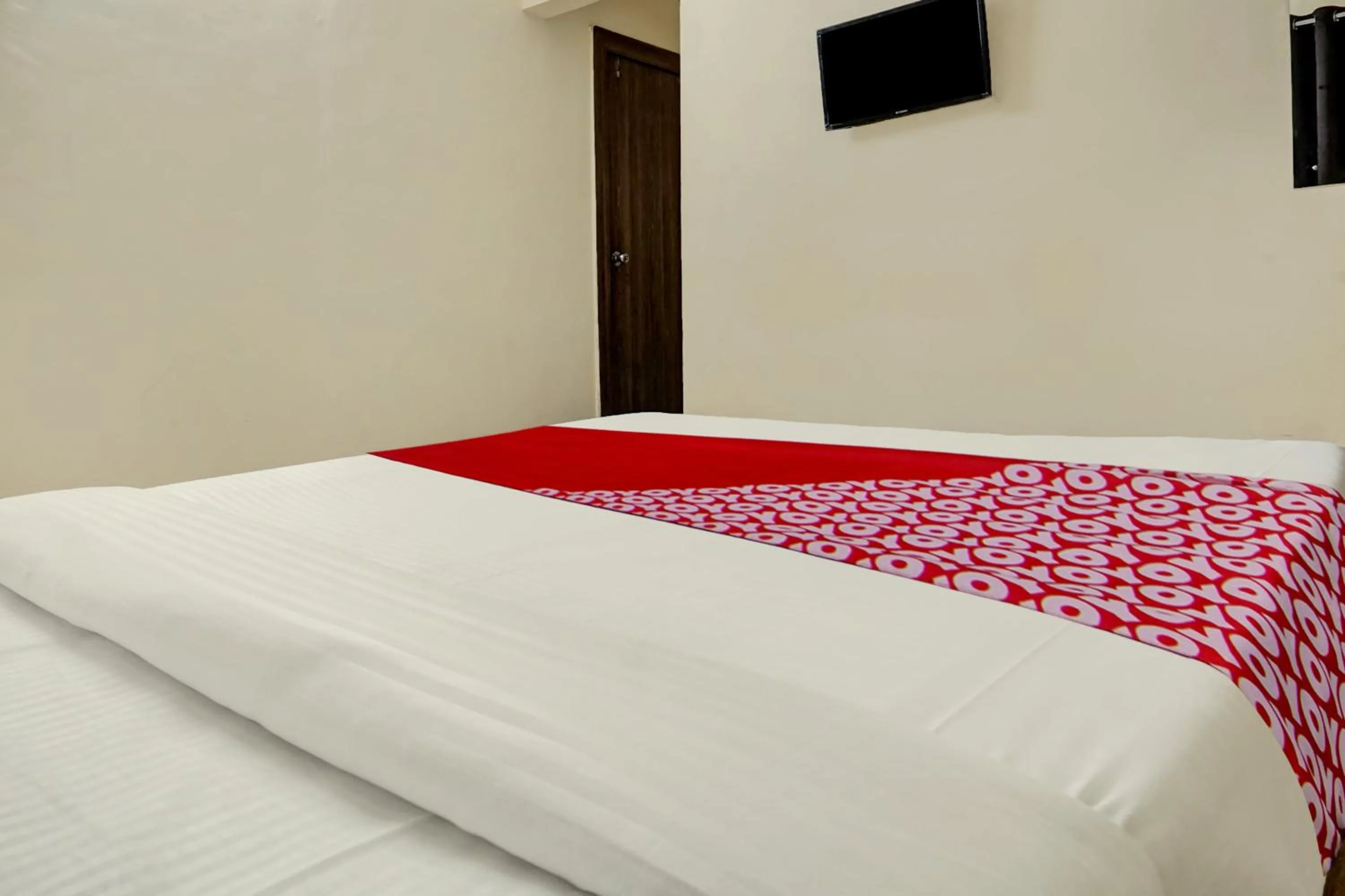 Bedroom, Bed in Super Hotel O Sai Avenue