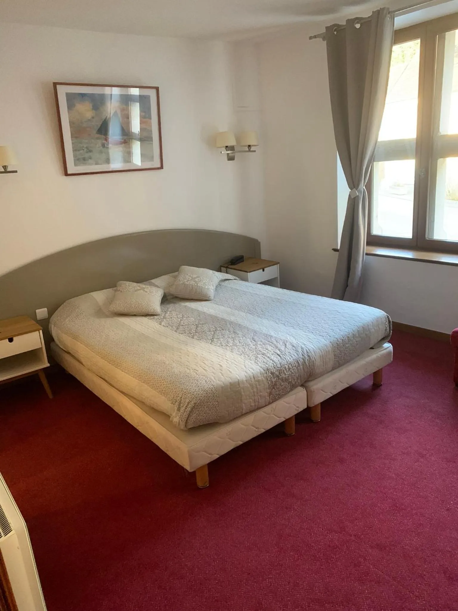 Bath in AUBERGE DU JEU D'ARC