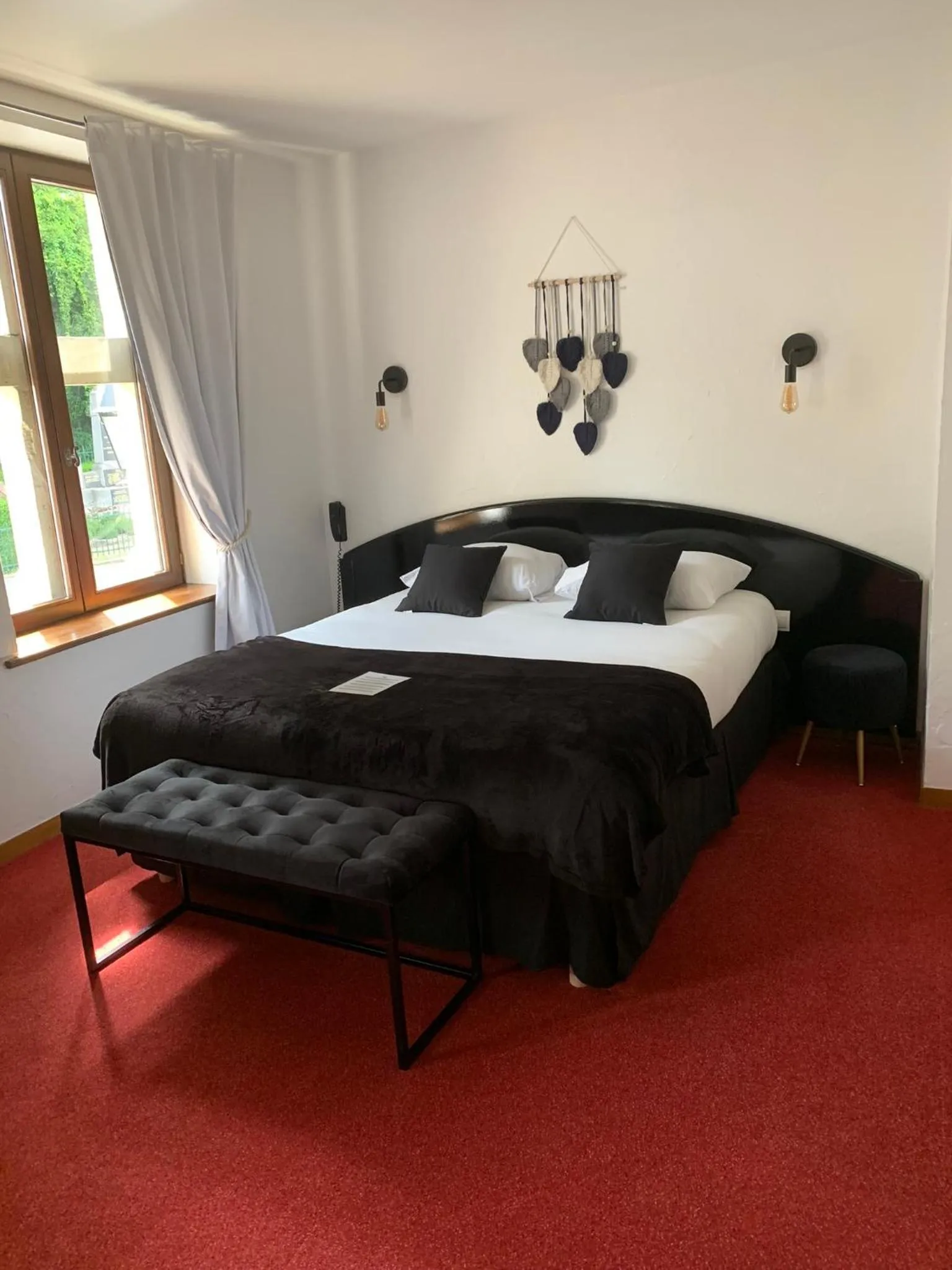 Bedroom in AUBERGE DU JEU D'ARC