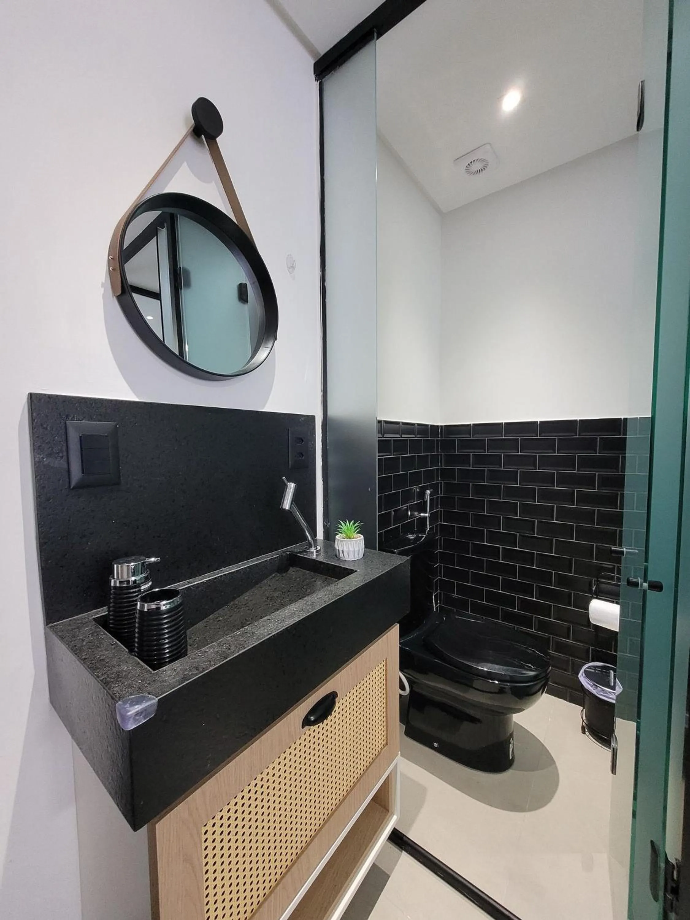 Toilet in Maravilhoso Studio no Bessa