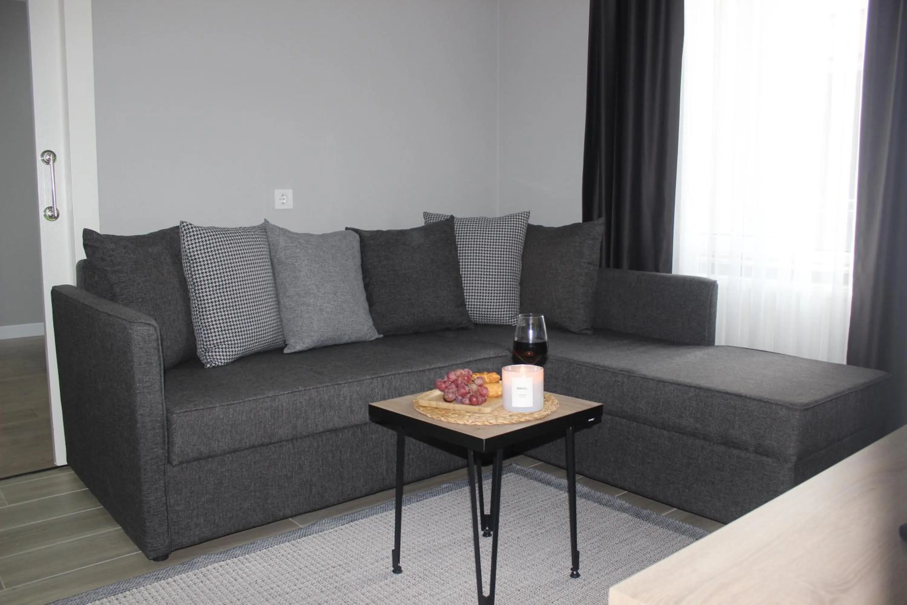 Seating area in Cosy Suite