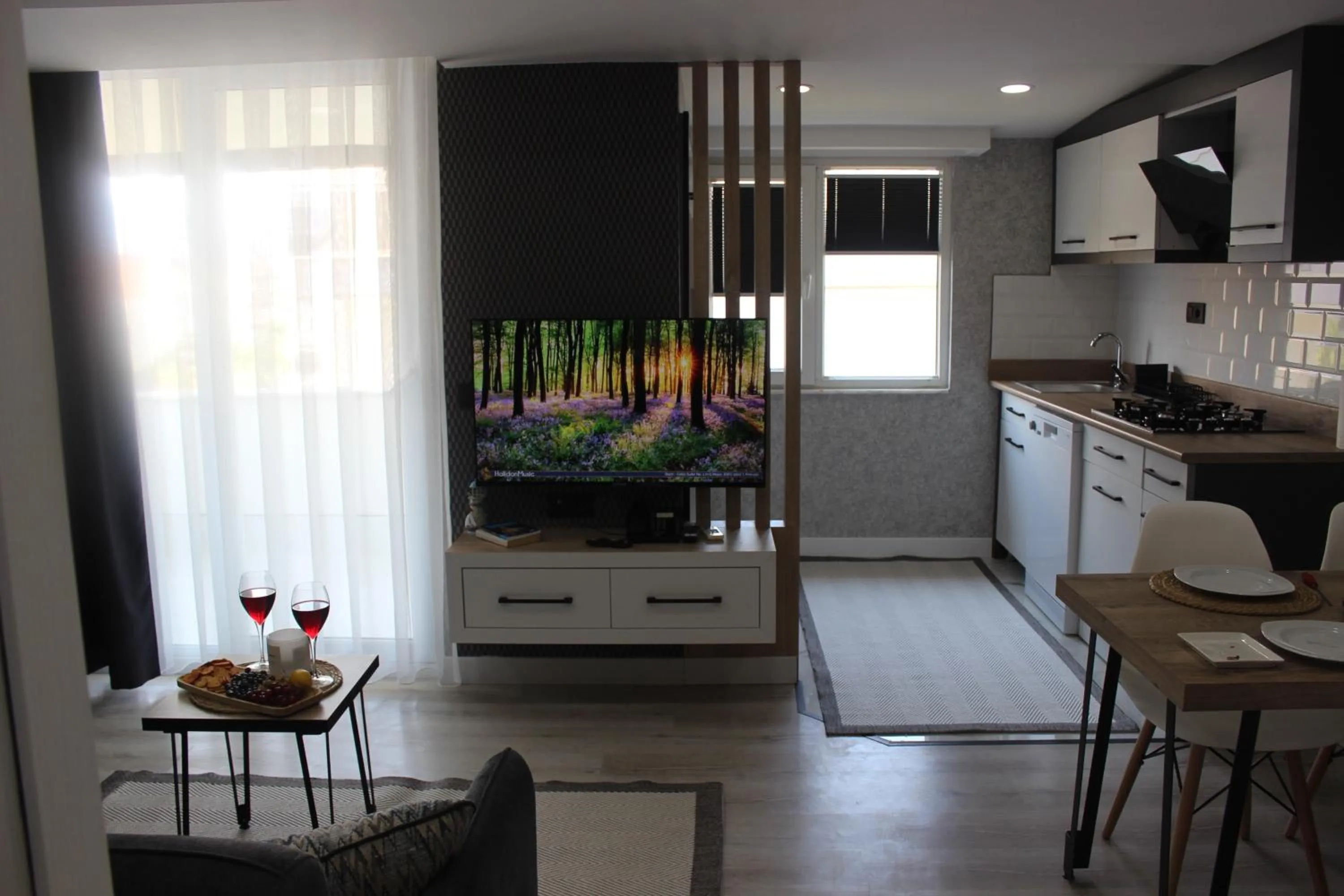 Communal lounge/ TV room in Cosy Suite