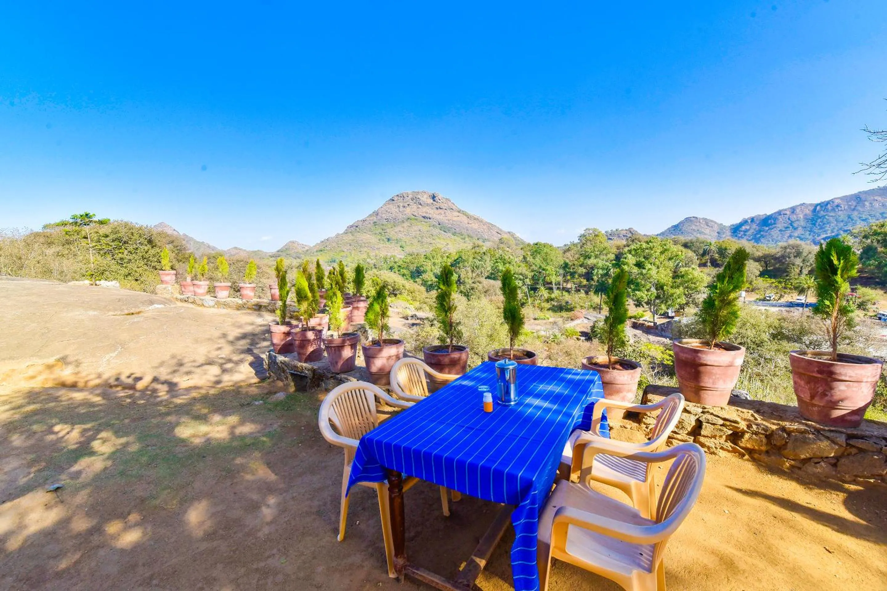 Dining area in Castlle Rock, Mount Abu