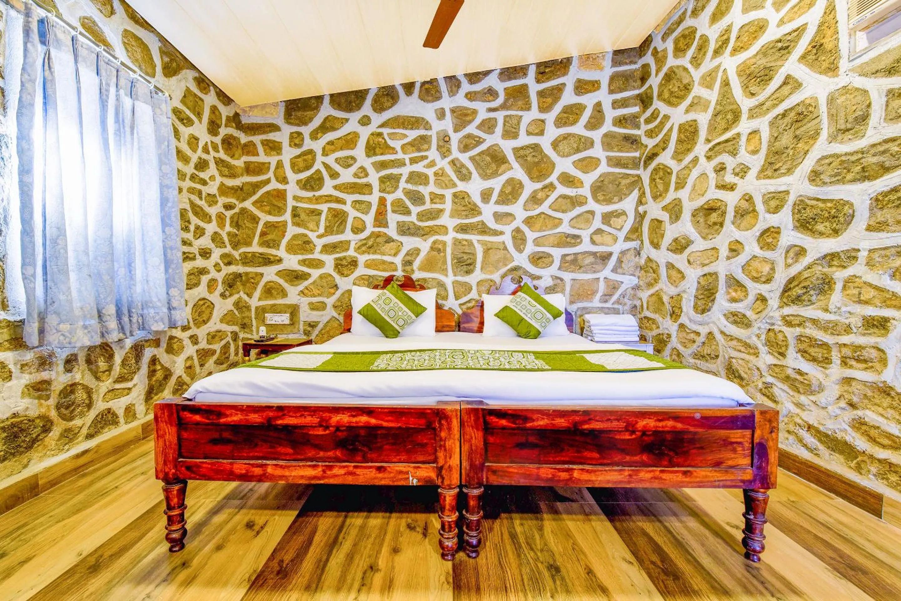 Bedroom in Castlle Rock, Mount Abu