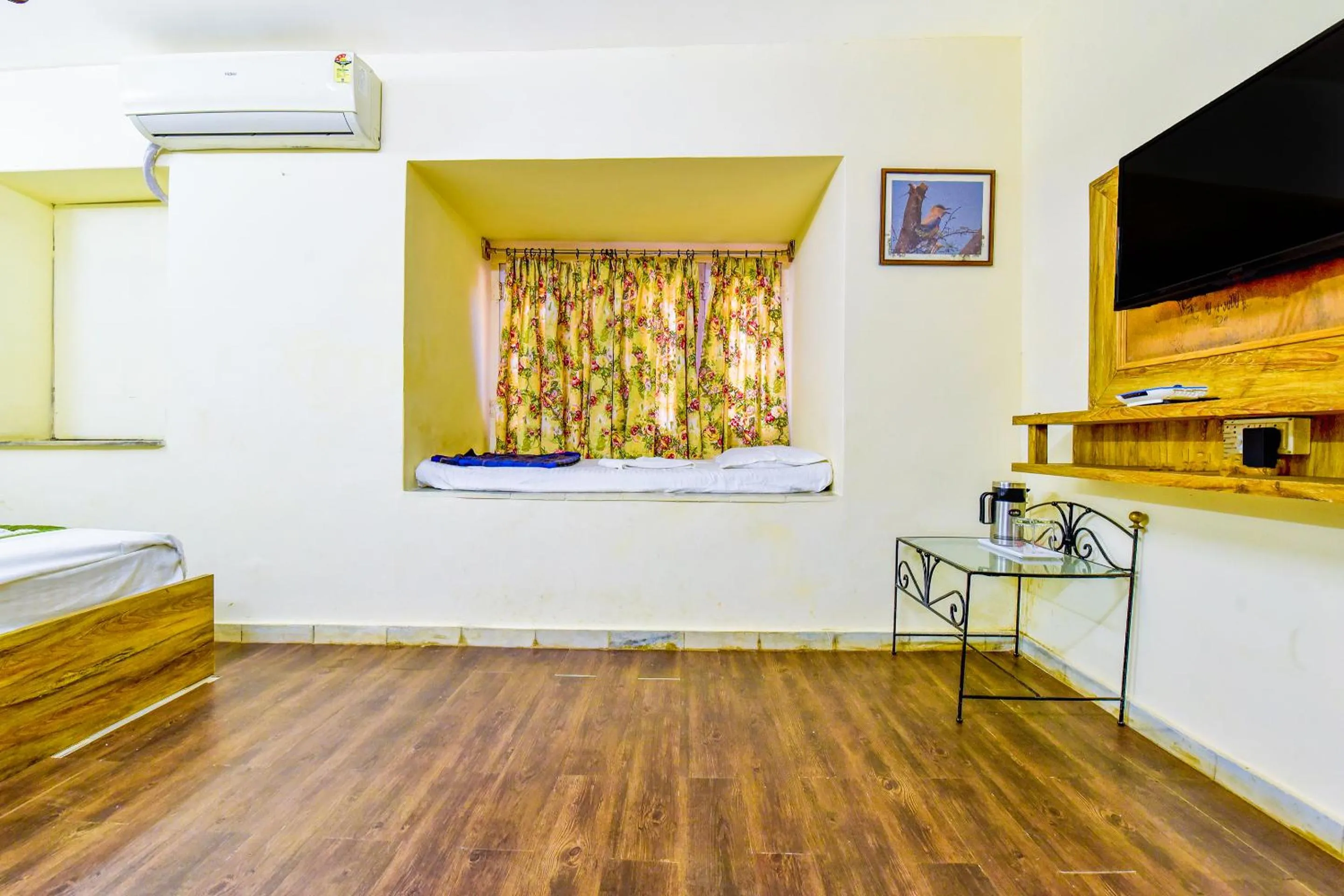 Bedroom in Castlle Rock, Mount Abu