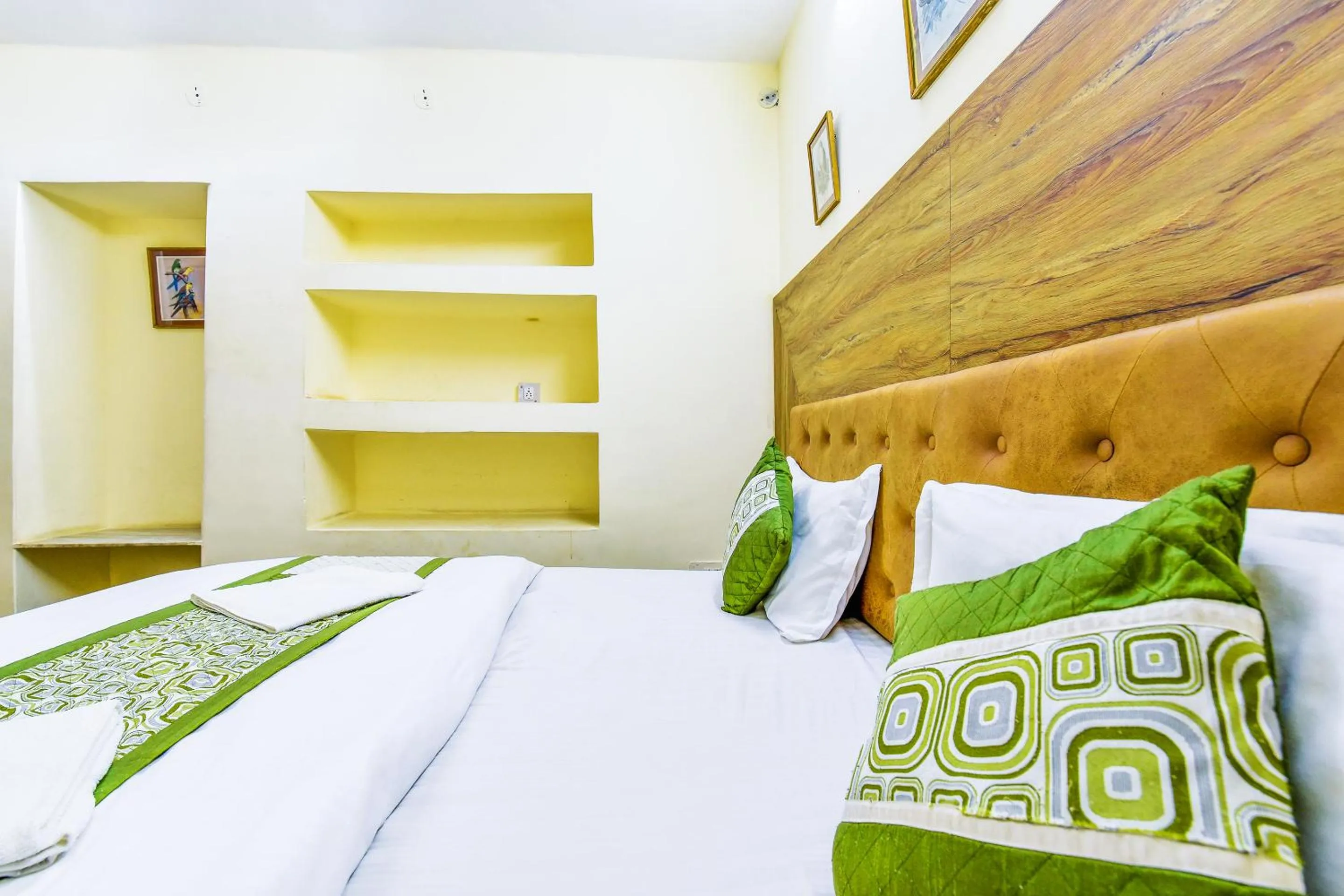 Bedroom in Castlle Rock, Mount Abu