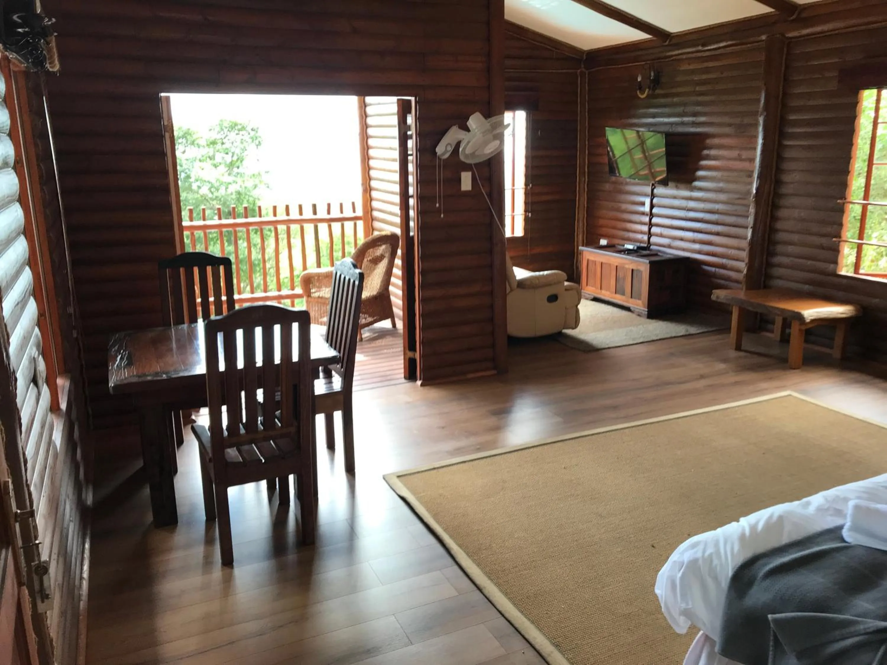 Dining area, Bed in Amafu Forest Lodge