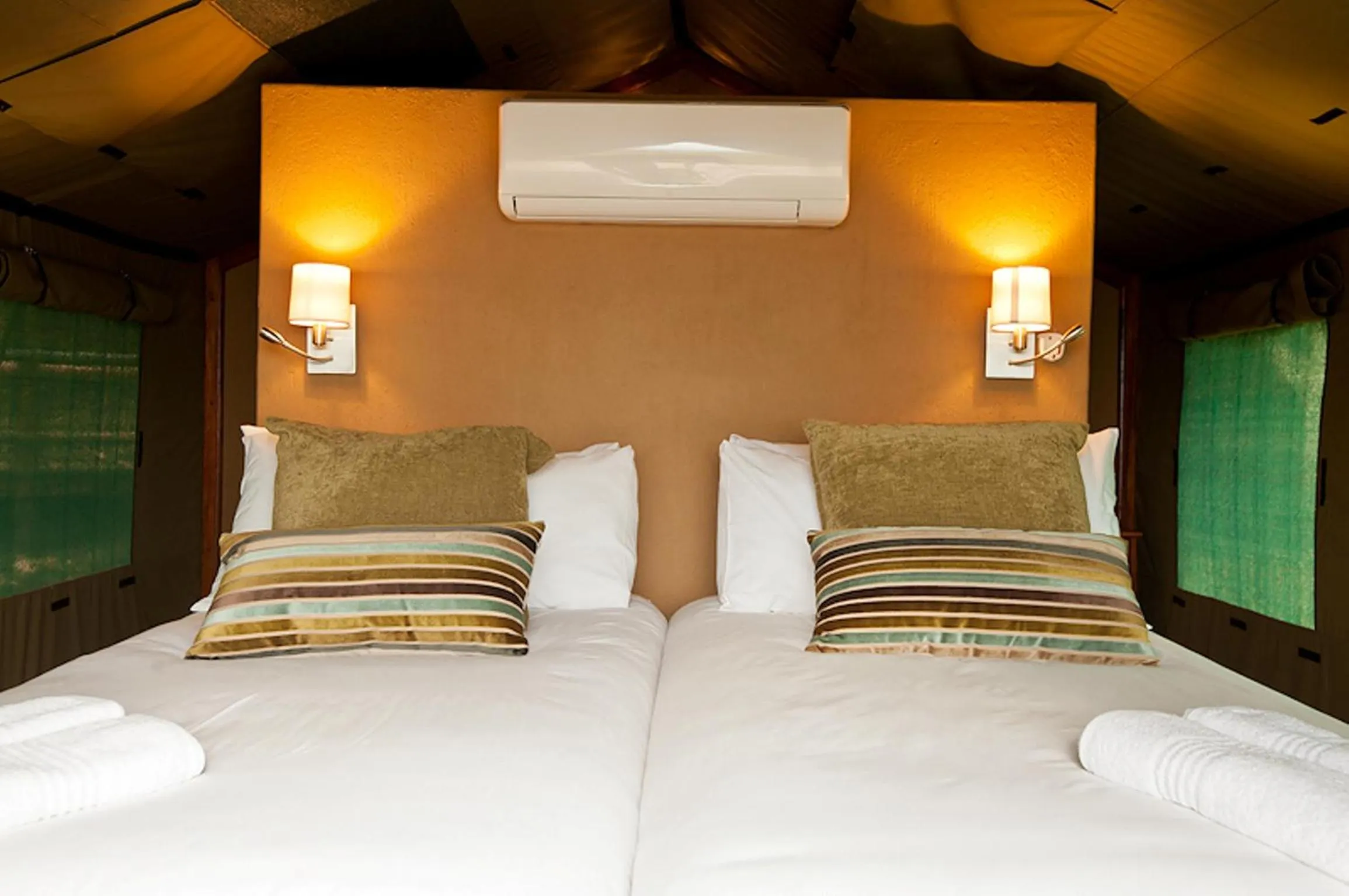 Bed in Amafu Forest Lodge