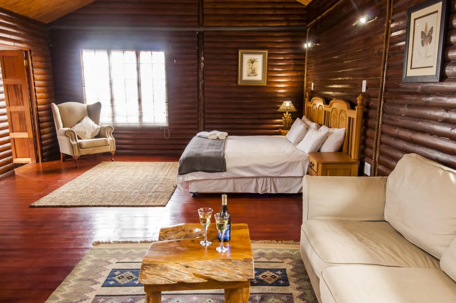 Photo of the whole room in Amafu Forest Lodge