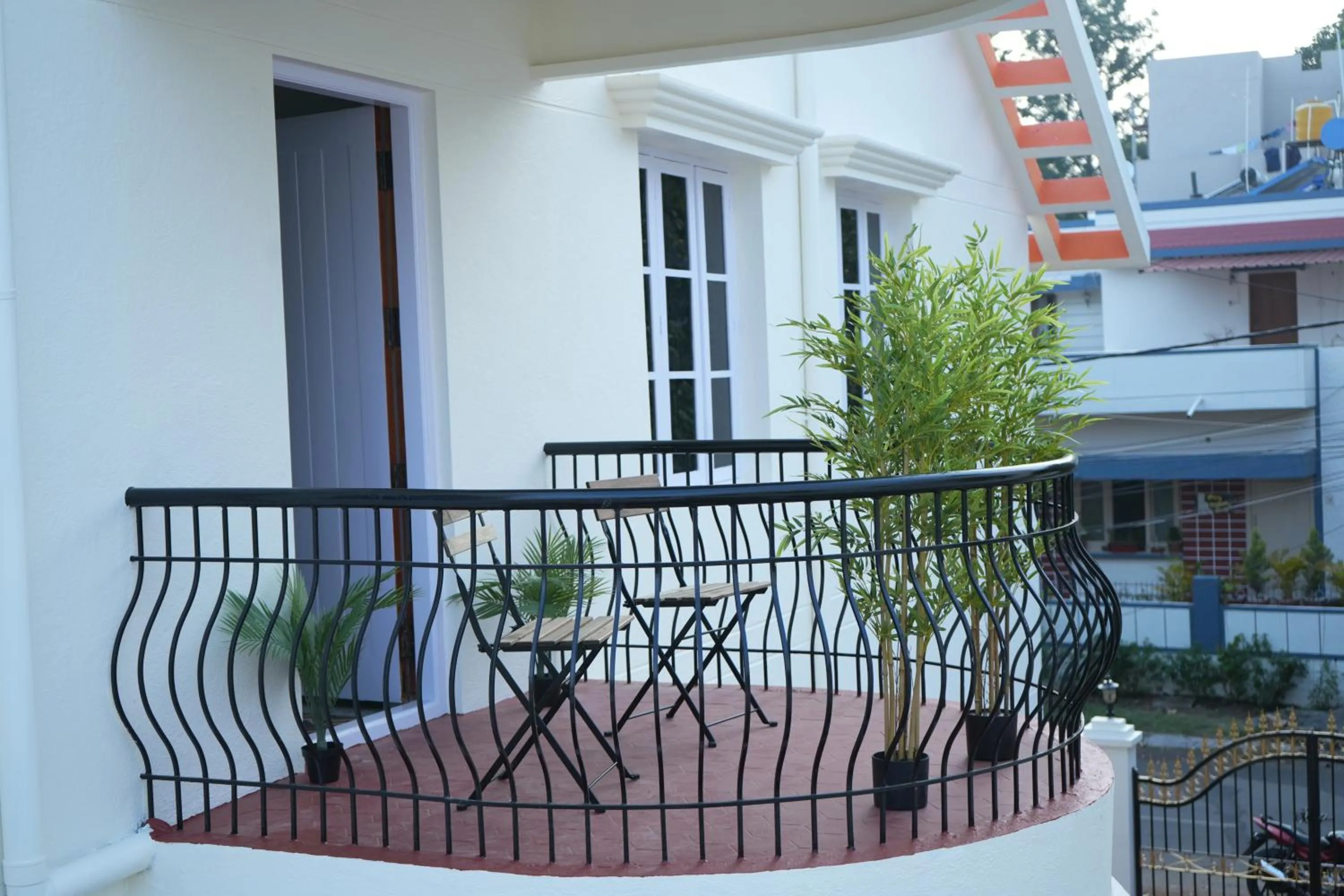 Property building in Palace Hostel by Borrbo