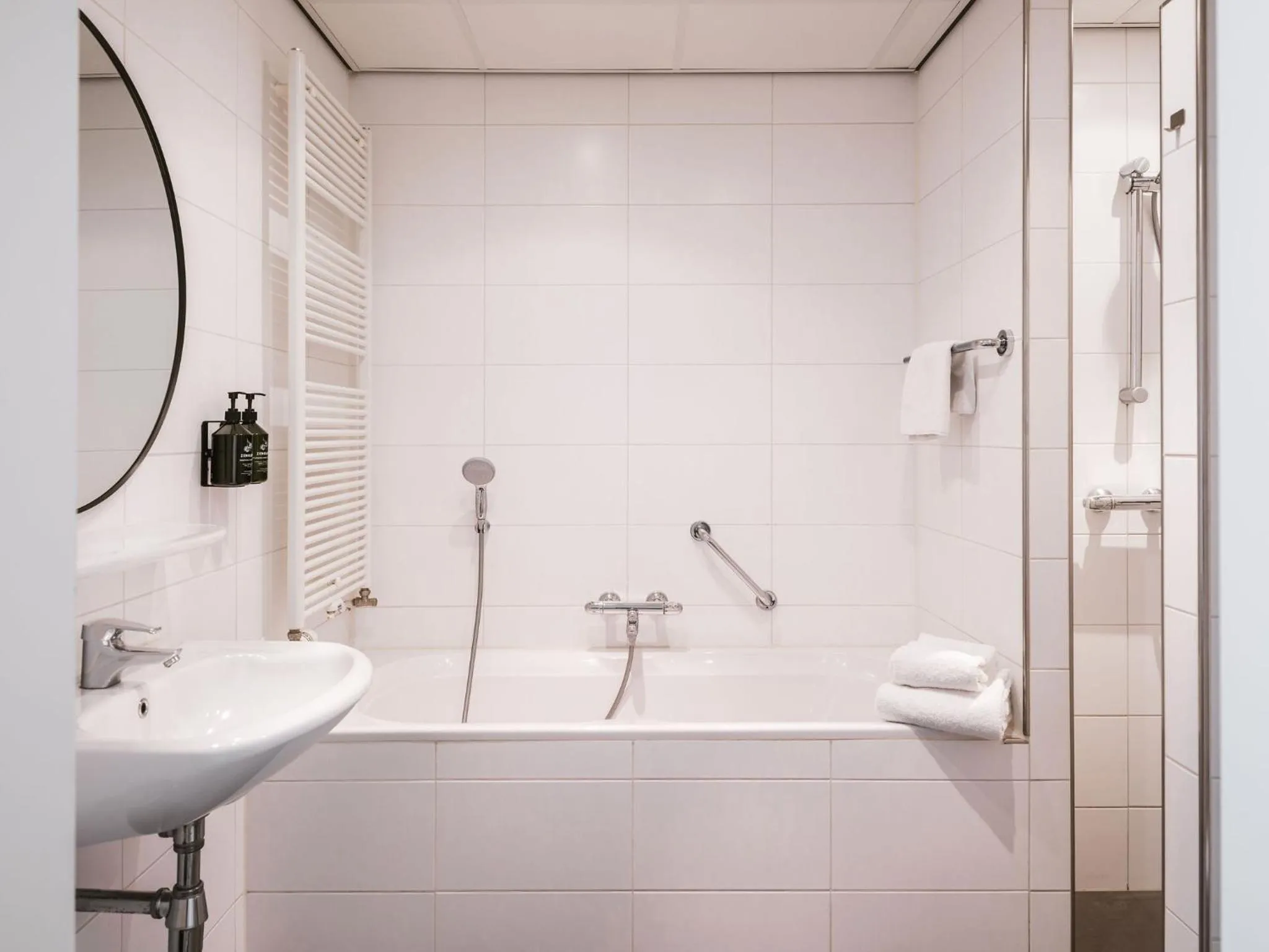 Bathroom in Strandhotel Domburg