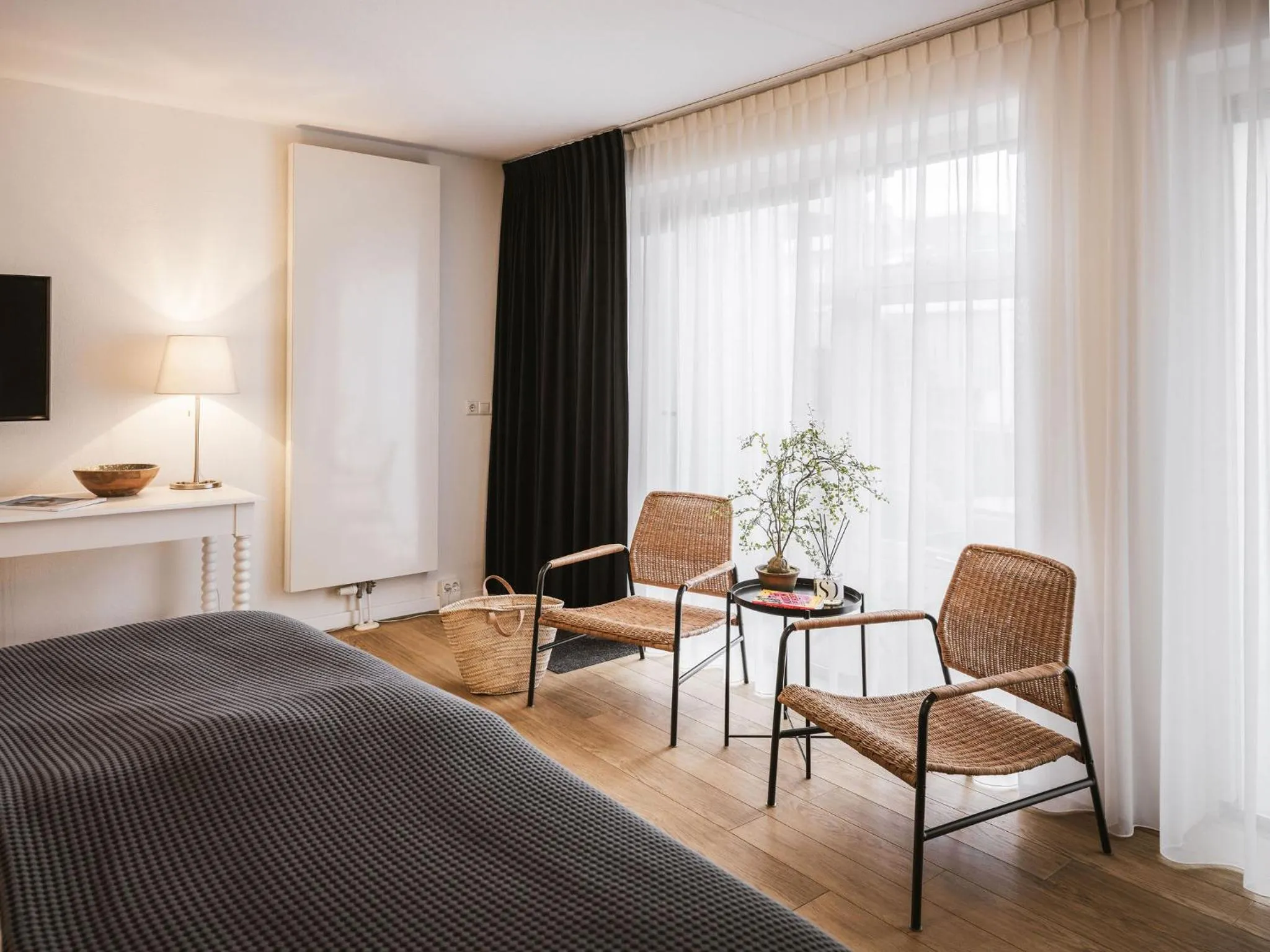 Bedroom, Bed in Strandhotel Domburg