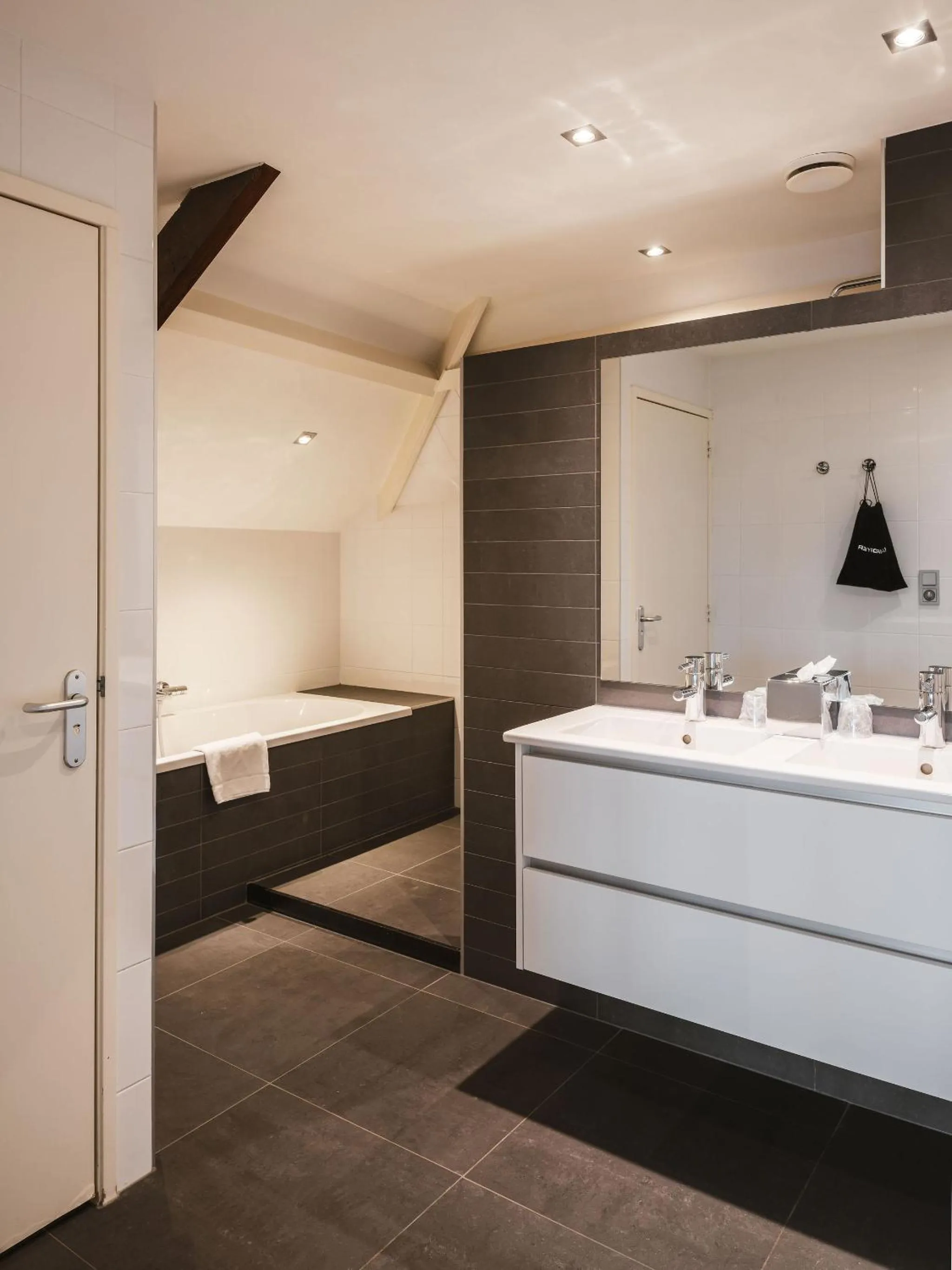 Bathroom in Strandhotel Domburg