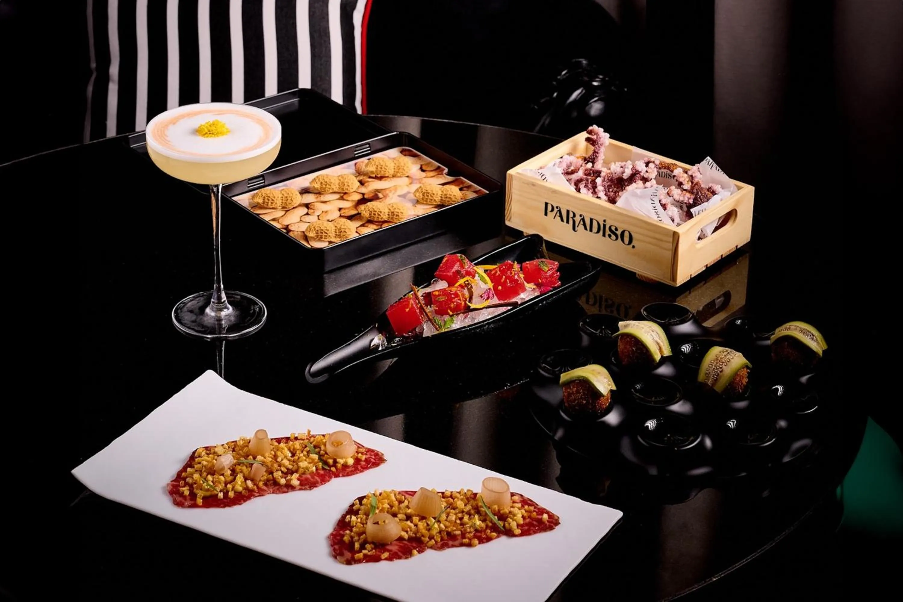 Food and drinks in FIVE Luxe