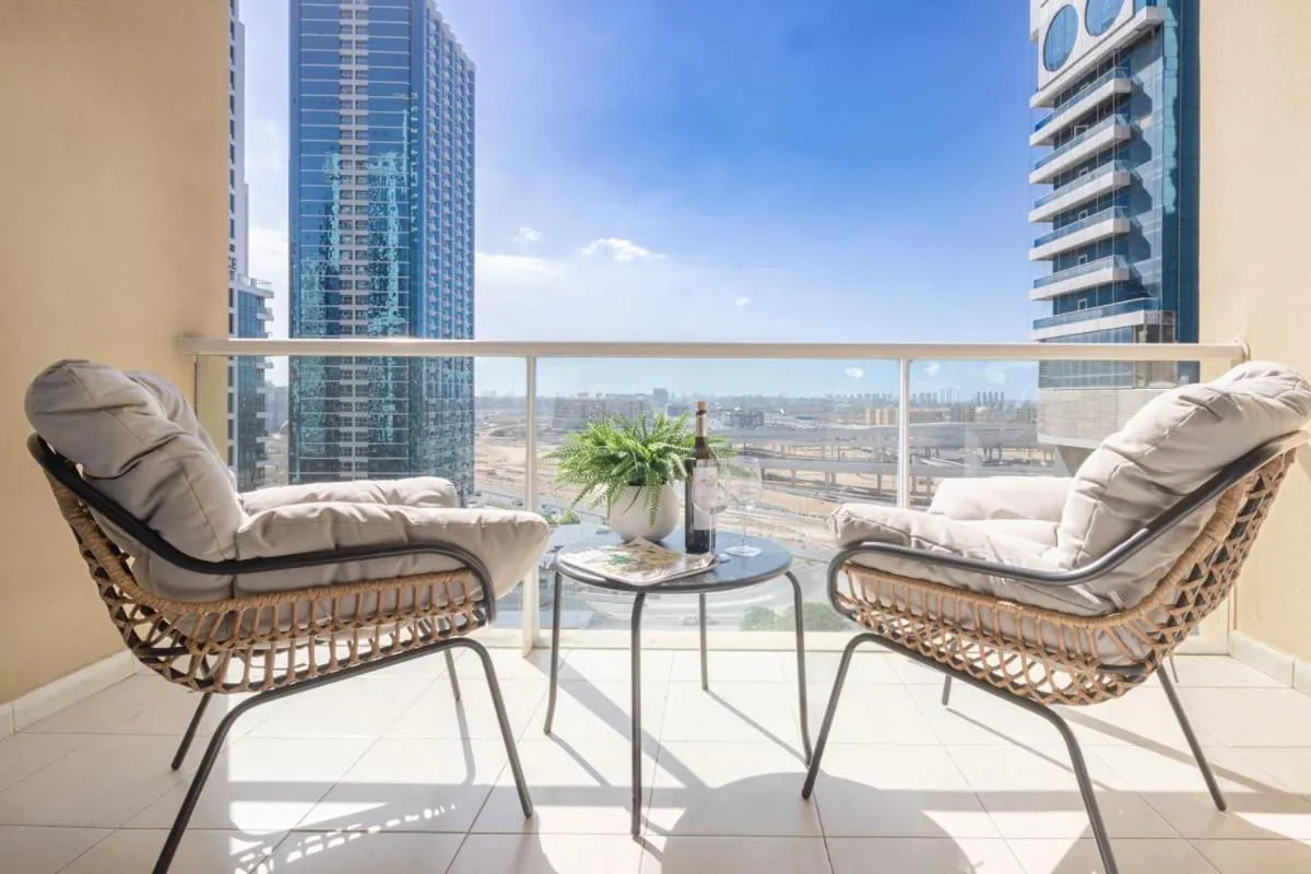 Balcony/Terrace in Frank Porter - Lake View Tower