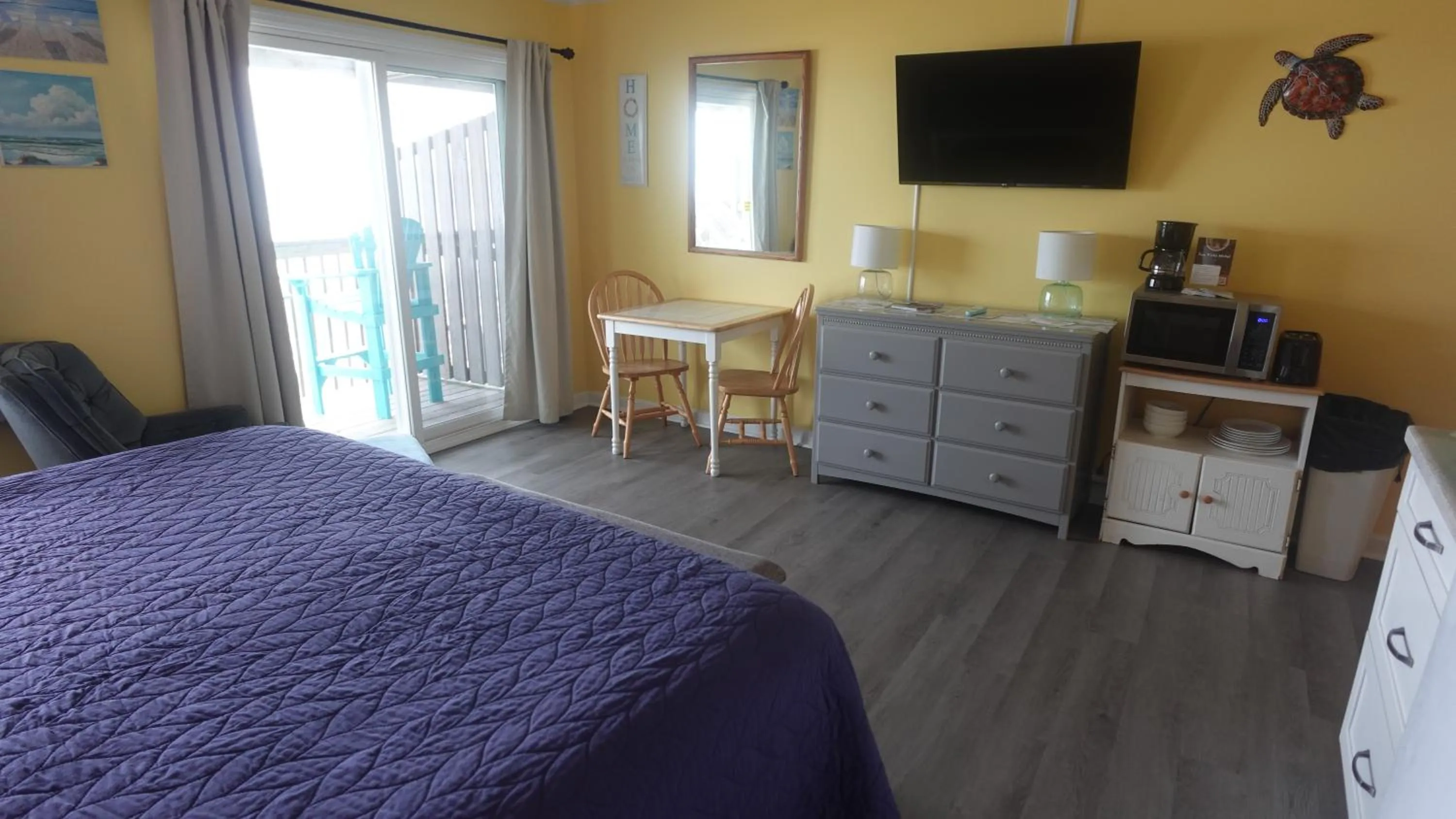 TV and multimedia, Bed in Sea Vista Motel