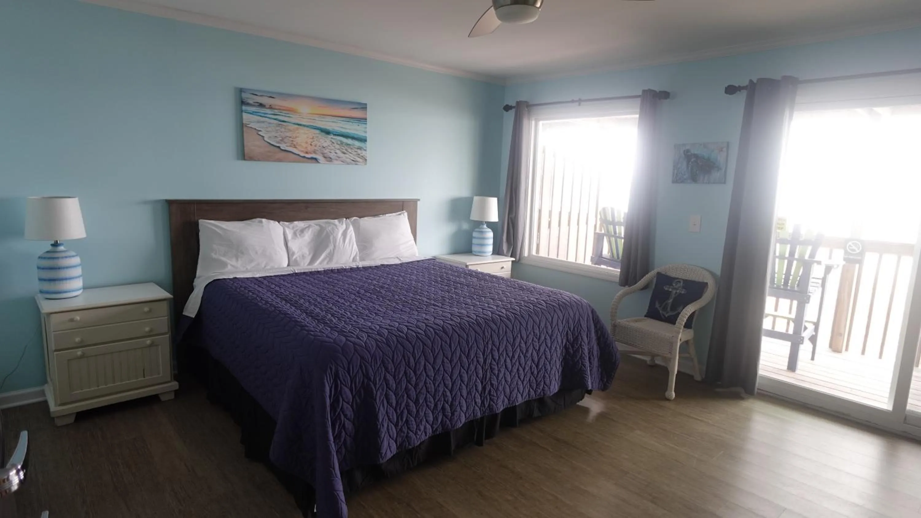 Photo of the whole room, Bed in Sea Vista Motel