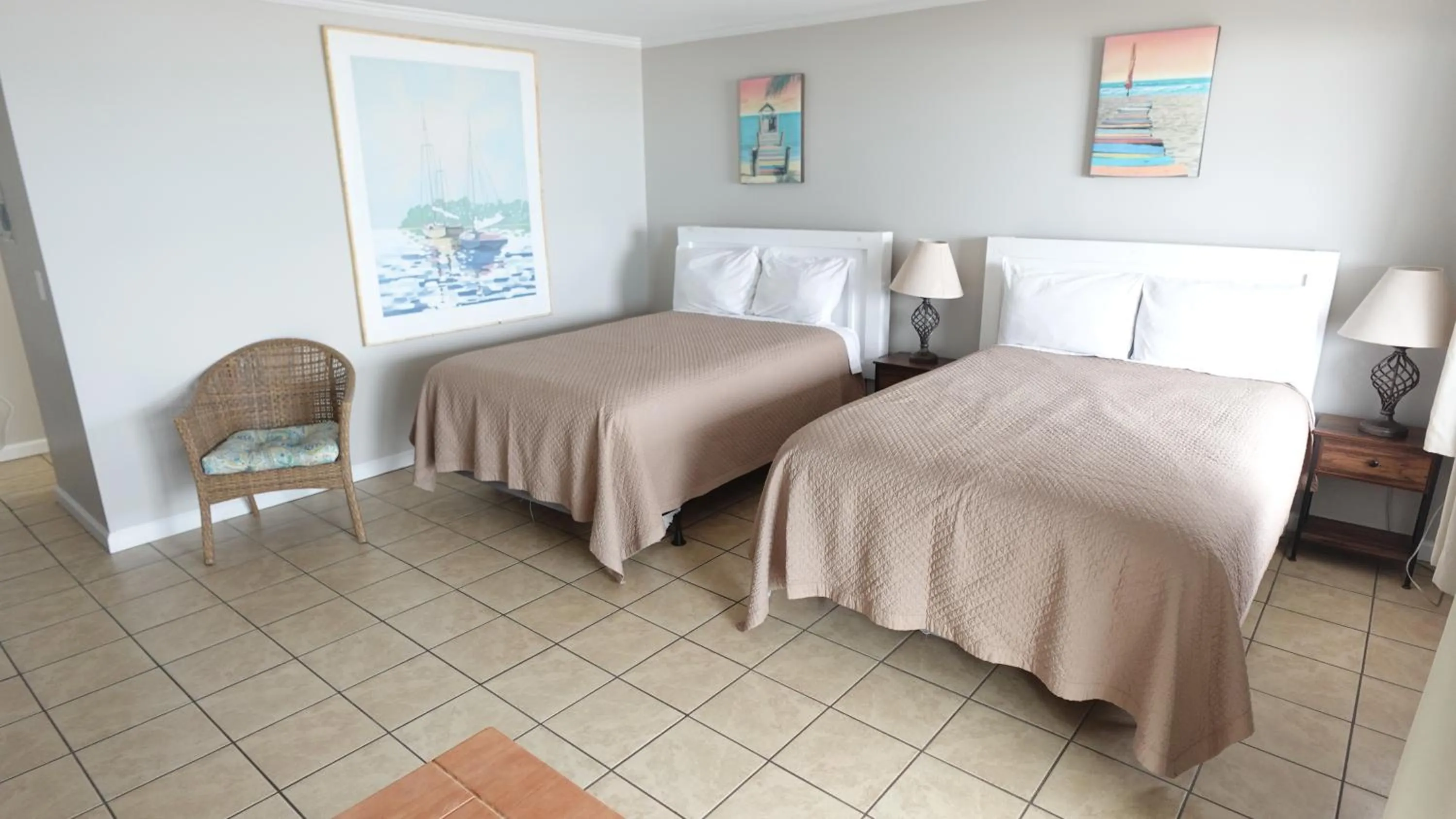 Bedroom, Bed in Sea Vista Motel