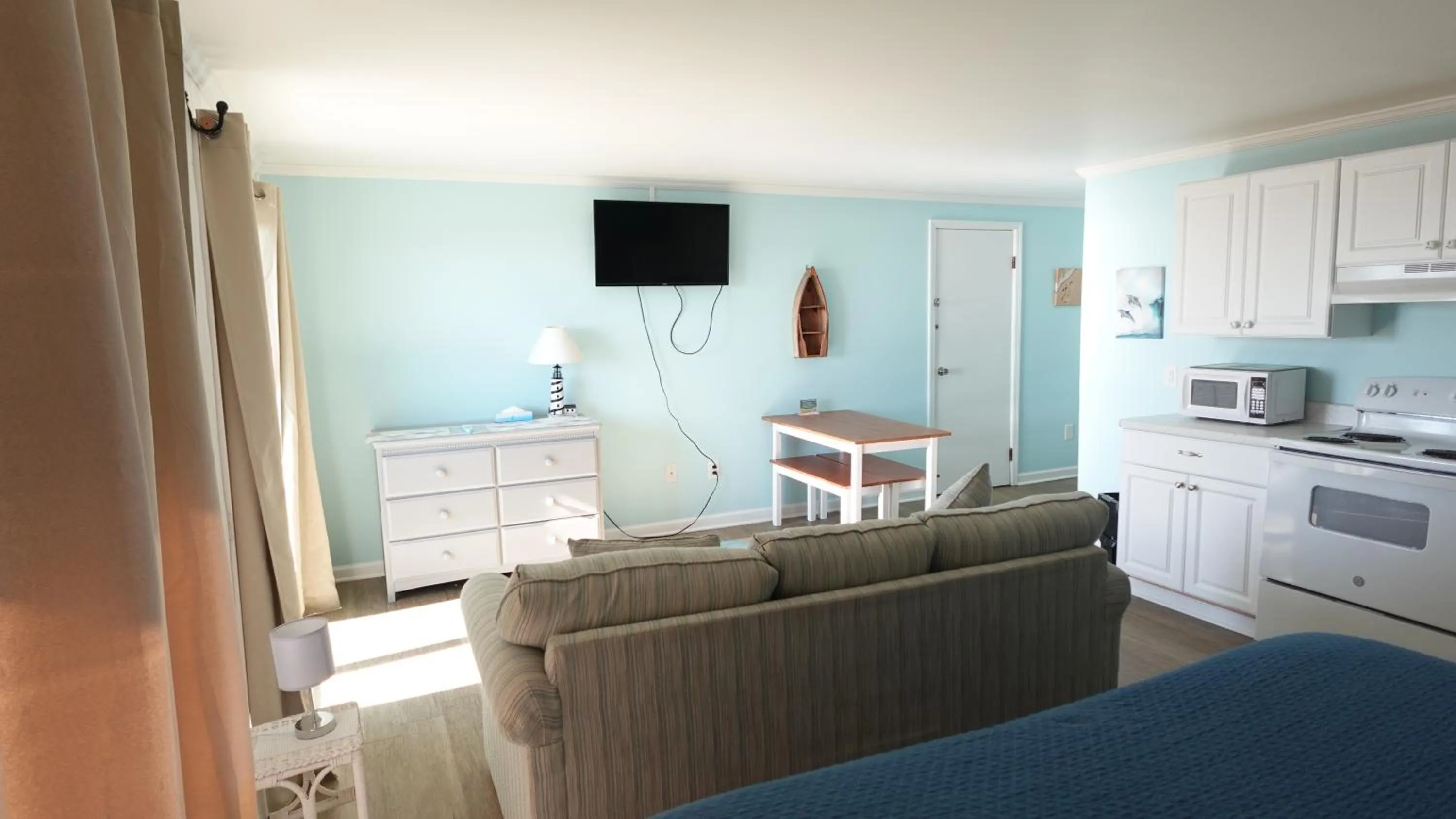 Kitchen or kitchenette in Sea Vista Motel