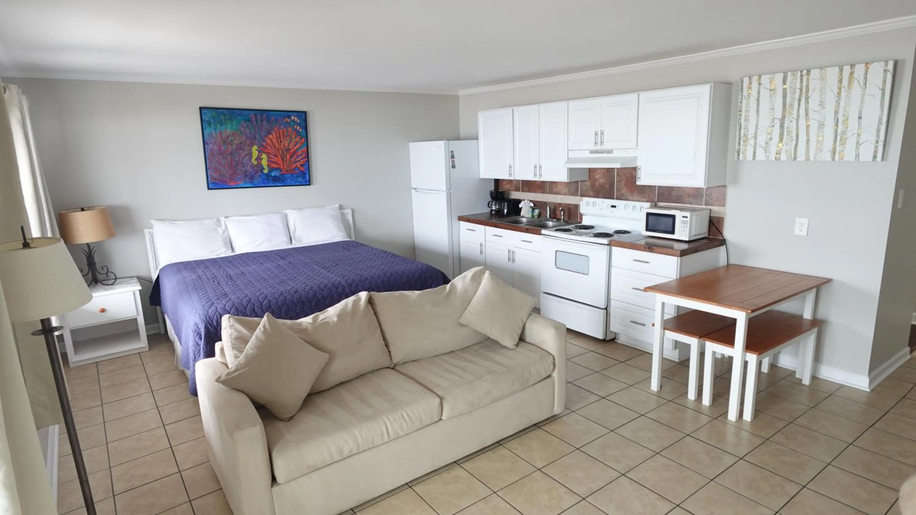 Photo of the whole room in Sea Vista Motel