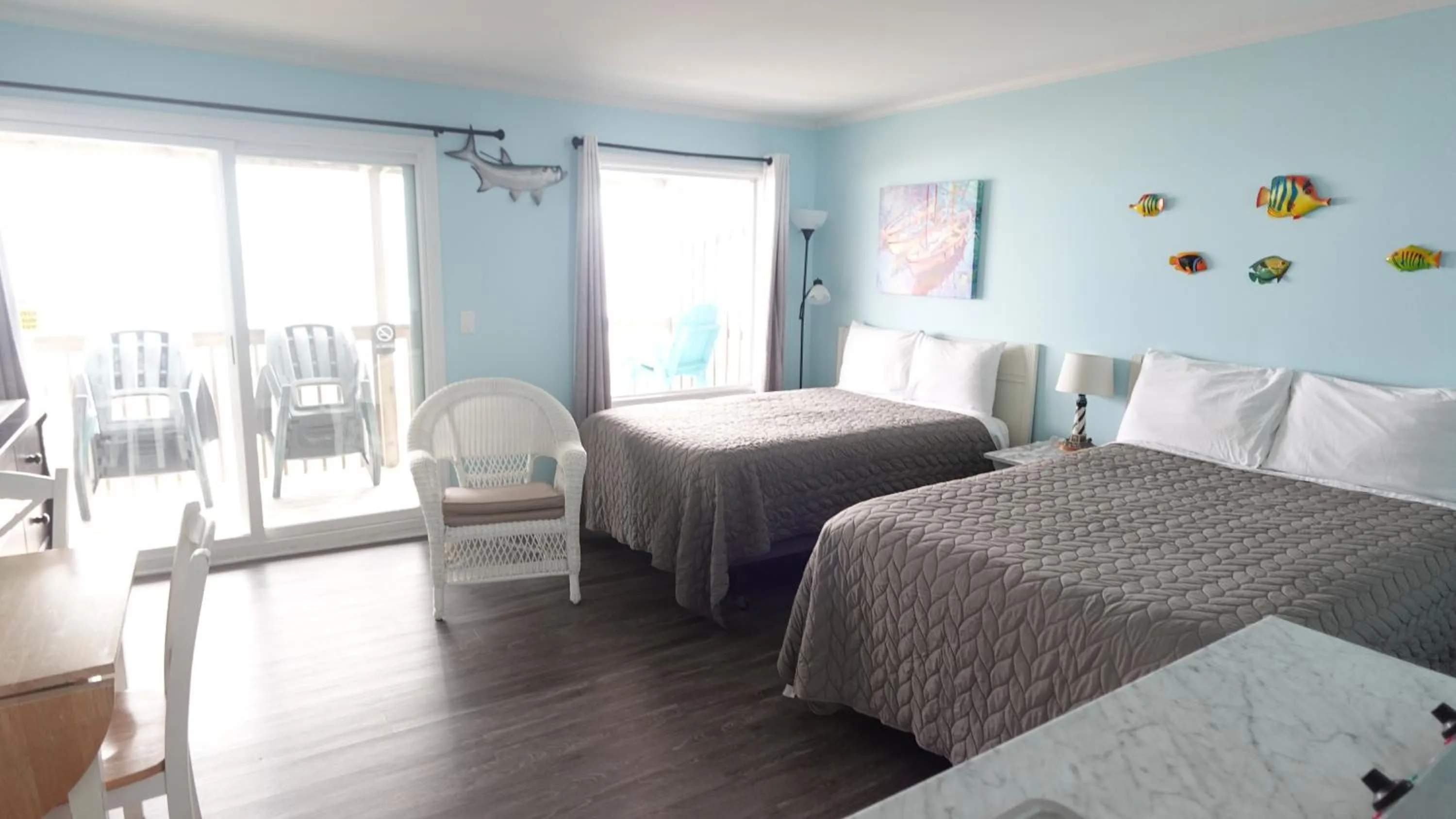 Photo of the whole room, Bed in Sea Vista Motel